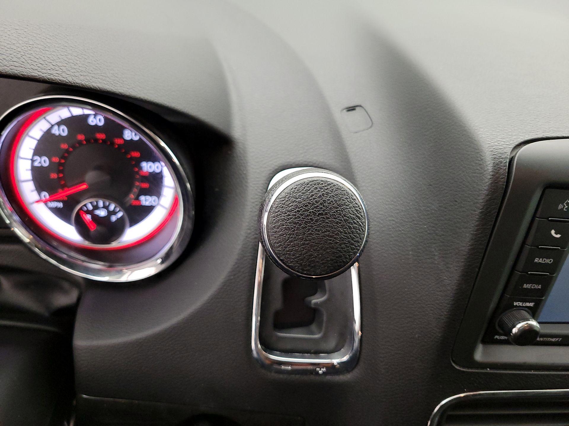 Thumbnail: 2019 Dodge Grand Caravan - 17