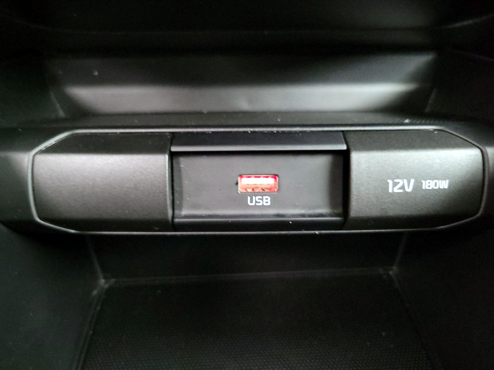 Thumbnail: 2023 Kia Rio - 18