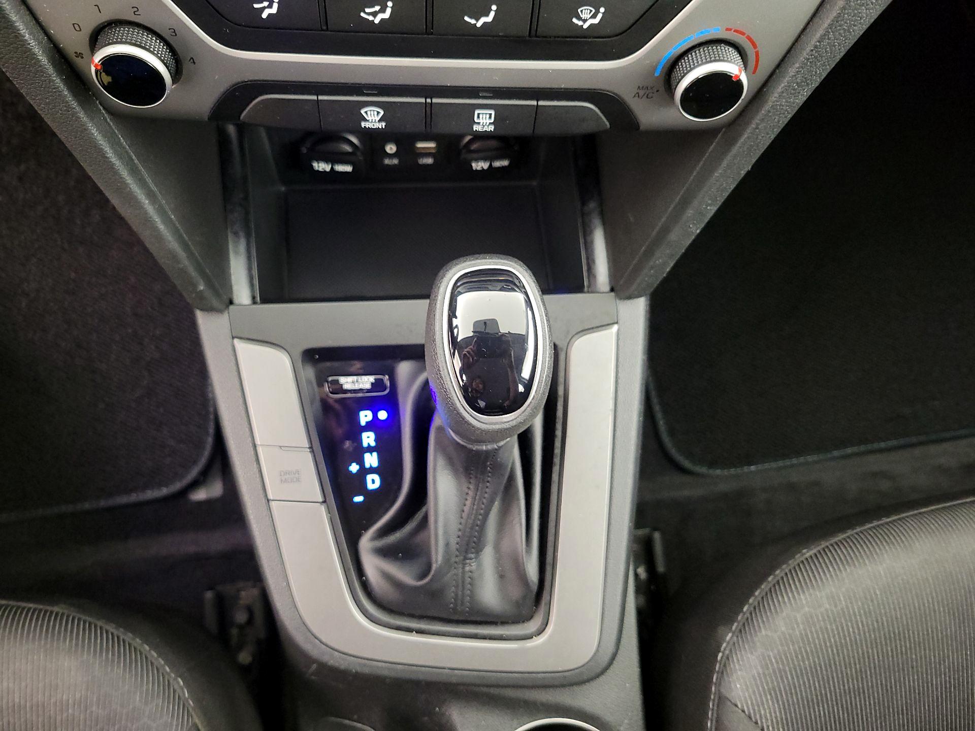 Thumbnail: 2018 Hyundai Elantra - 16