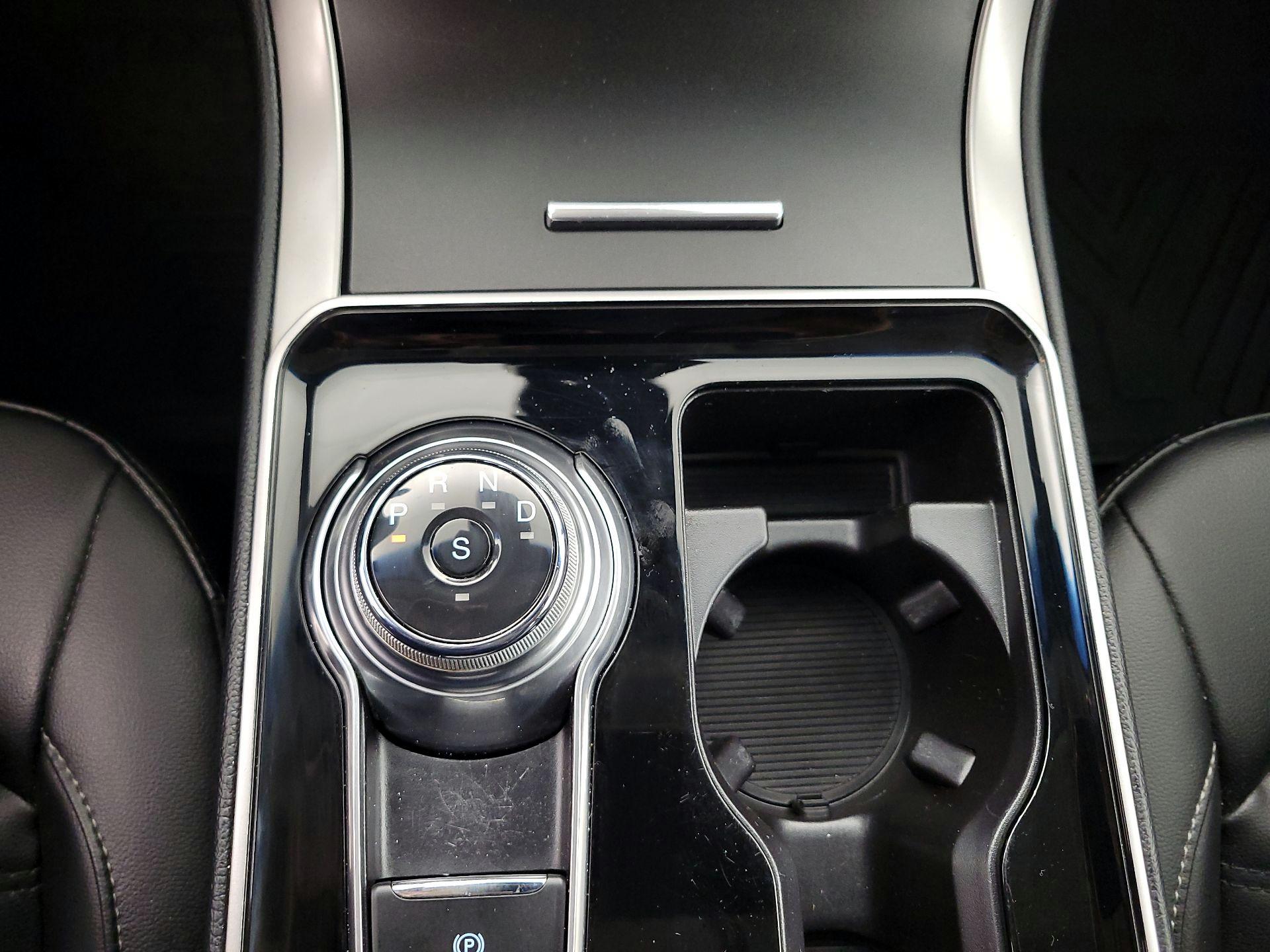 Thumbnail: 2019 Ford Edge - 18