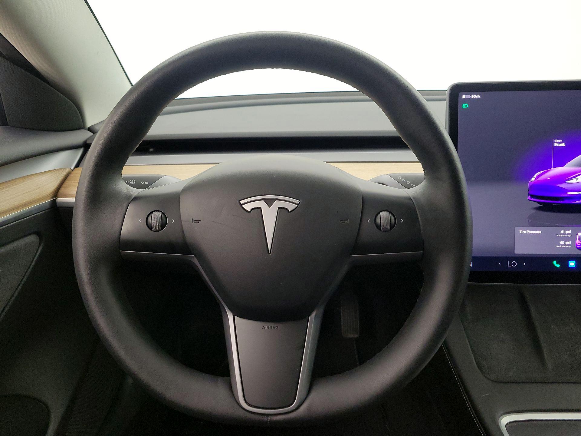 Thumbnail: 2023 Tesla Model 3 - 10
