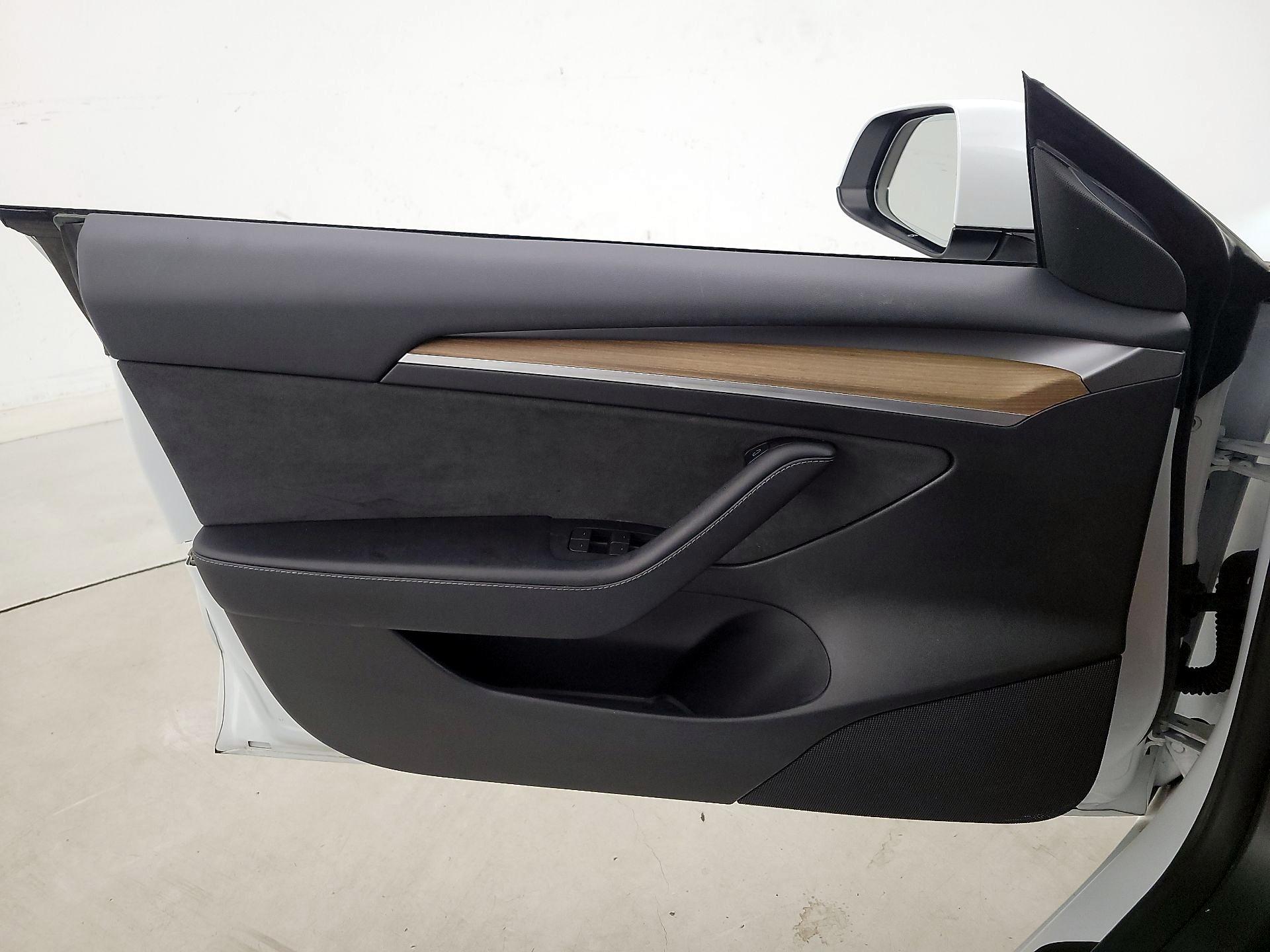Thumbnail: 2023 Tesla Model 3 - 12