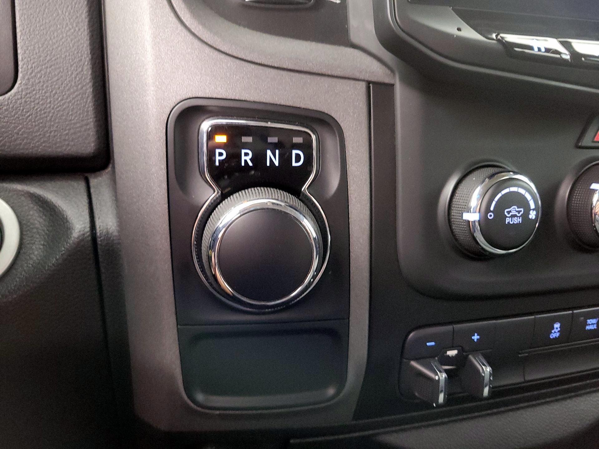 Thumbnail: 2019 RAM 1500 Classic - 17