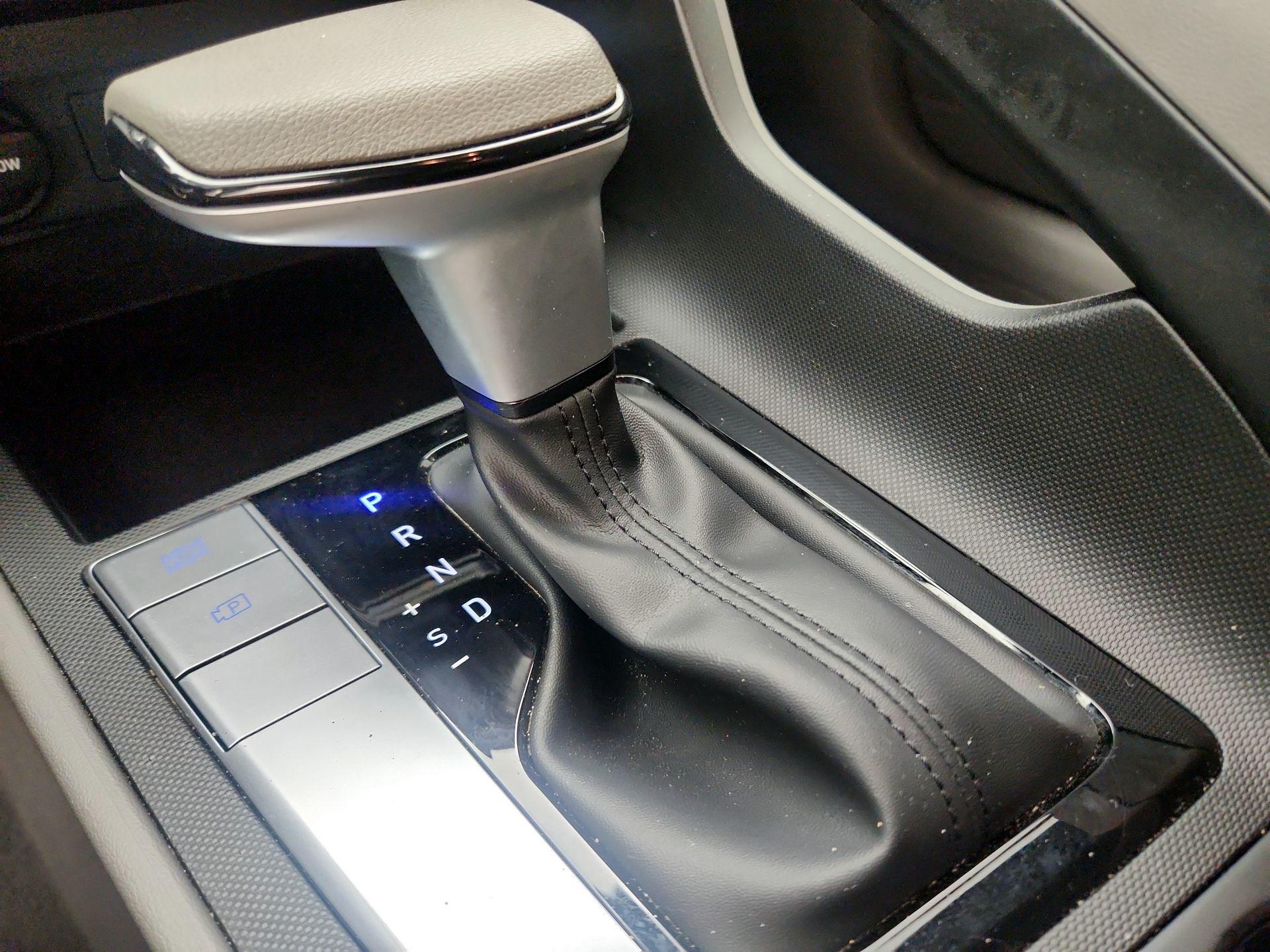 Thumbnail: 2023 Hyundai Elantra - 17