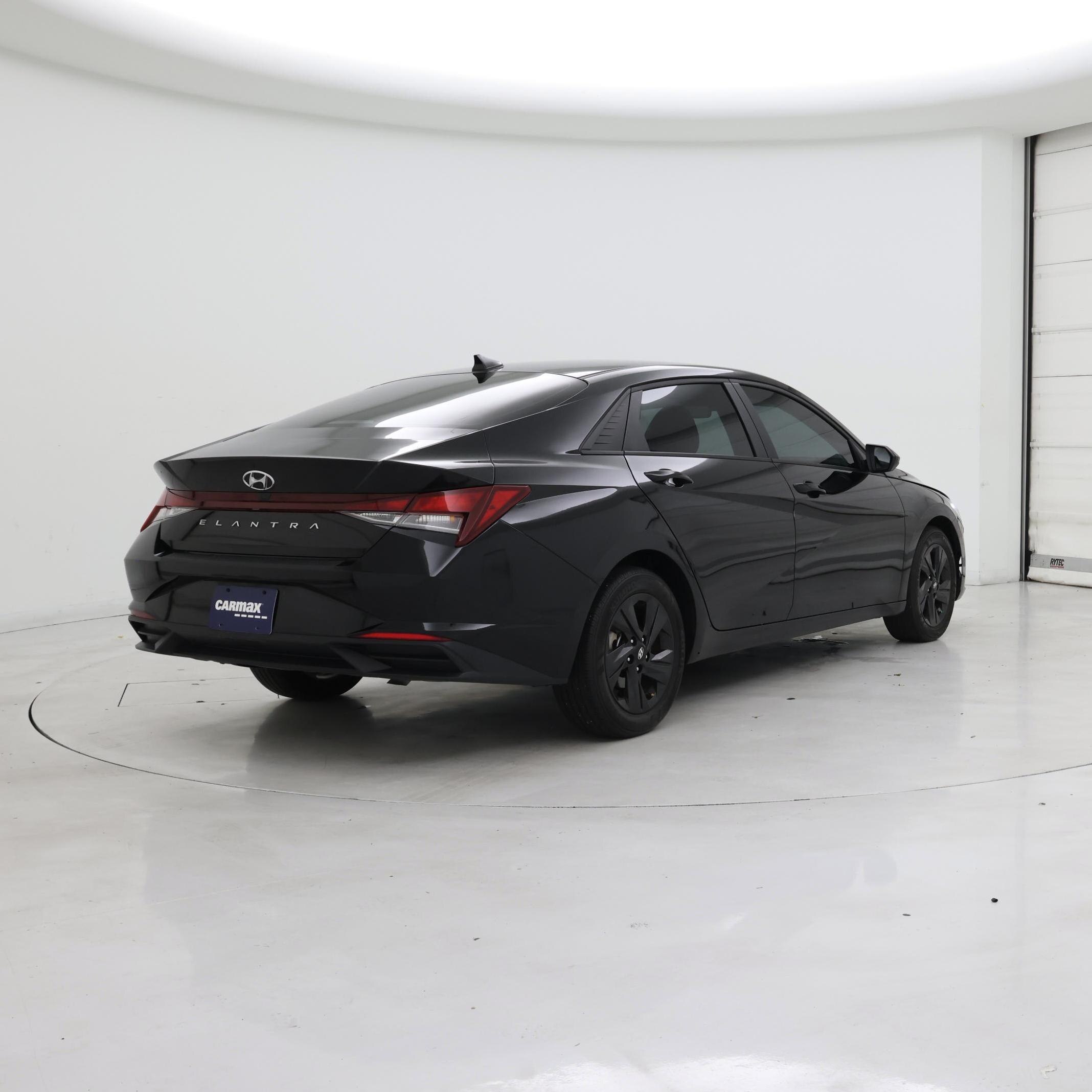 Thumbnail: 2023 Hyundai Elantra - 8