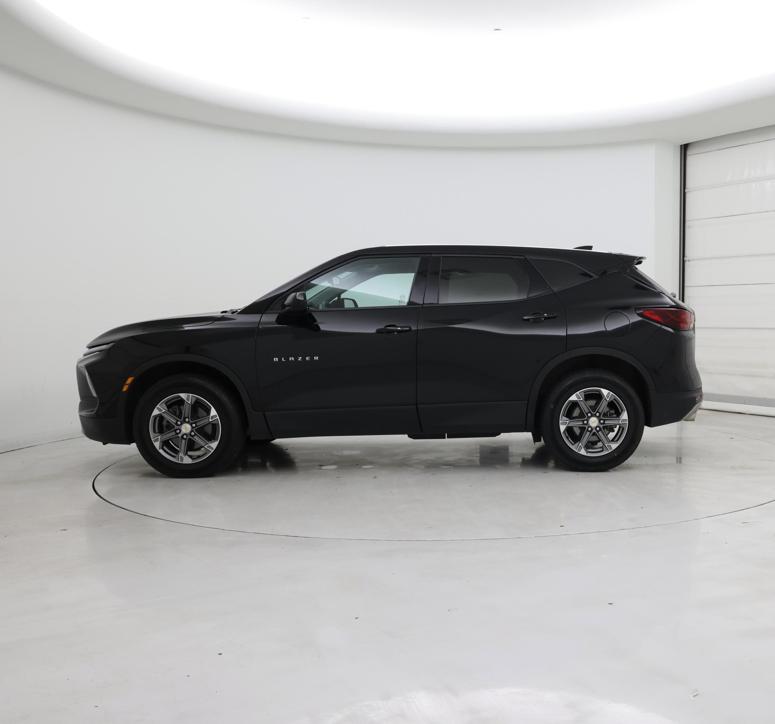 Thumbnail: 2023 Chevrolet Blazer - 3