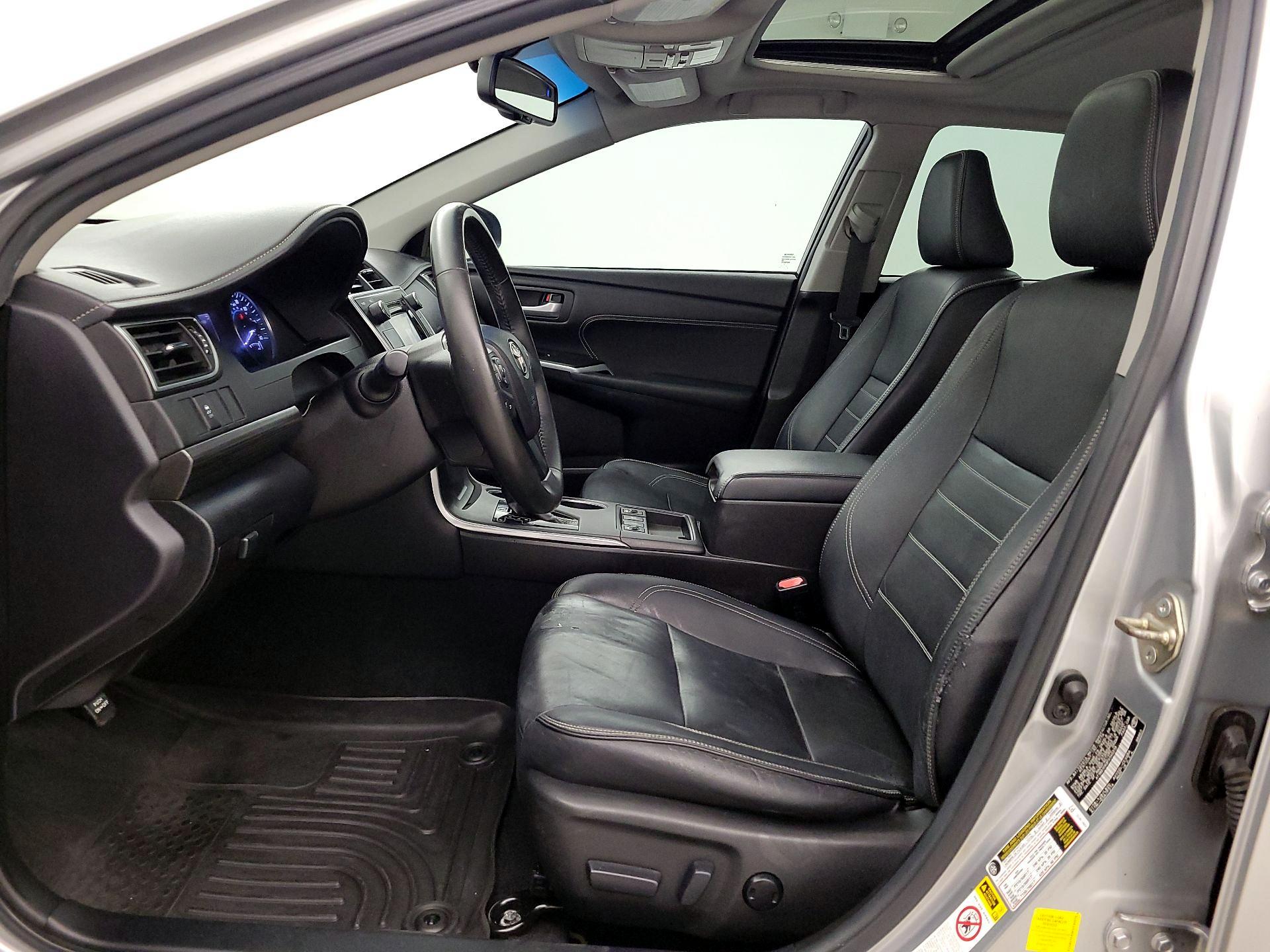 Thumbnail: 2015 Toyota Camry - 11