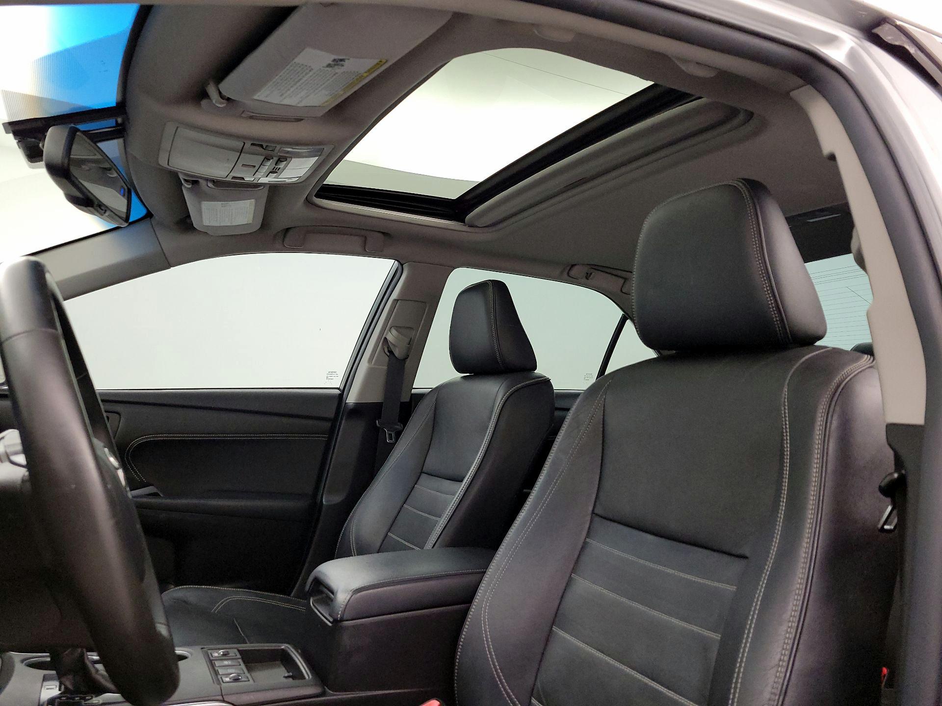 Thumbnail: 2015 Toyota Camry - 19