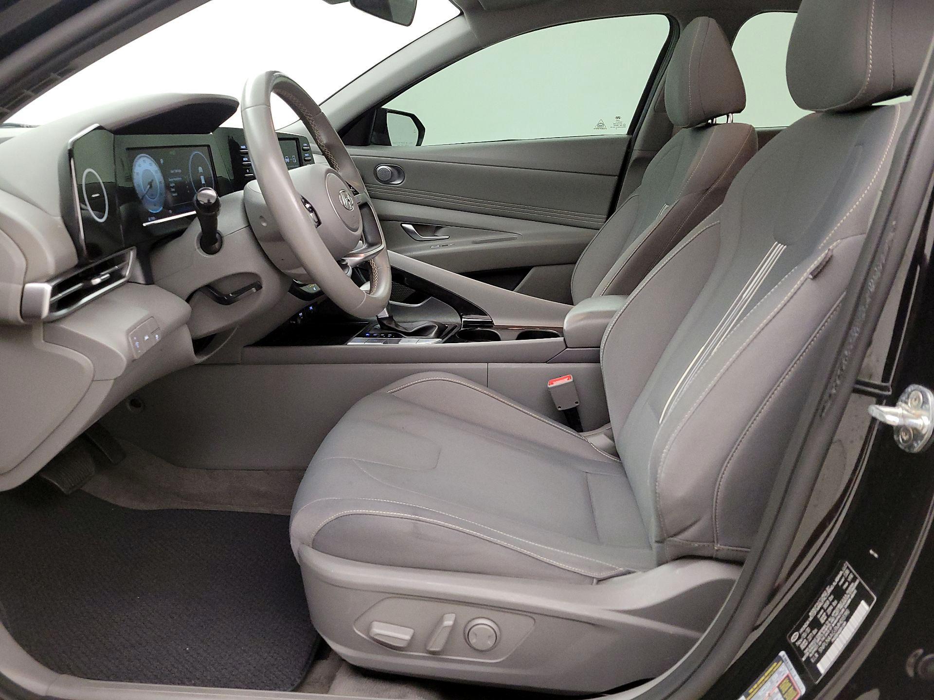 Thumbnail: 2021 Hyundai Elantra - 11