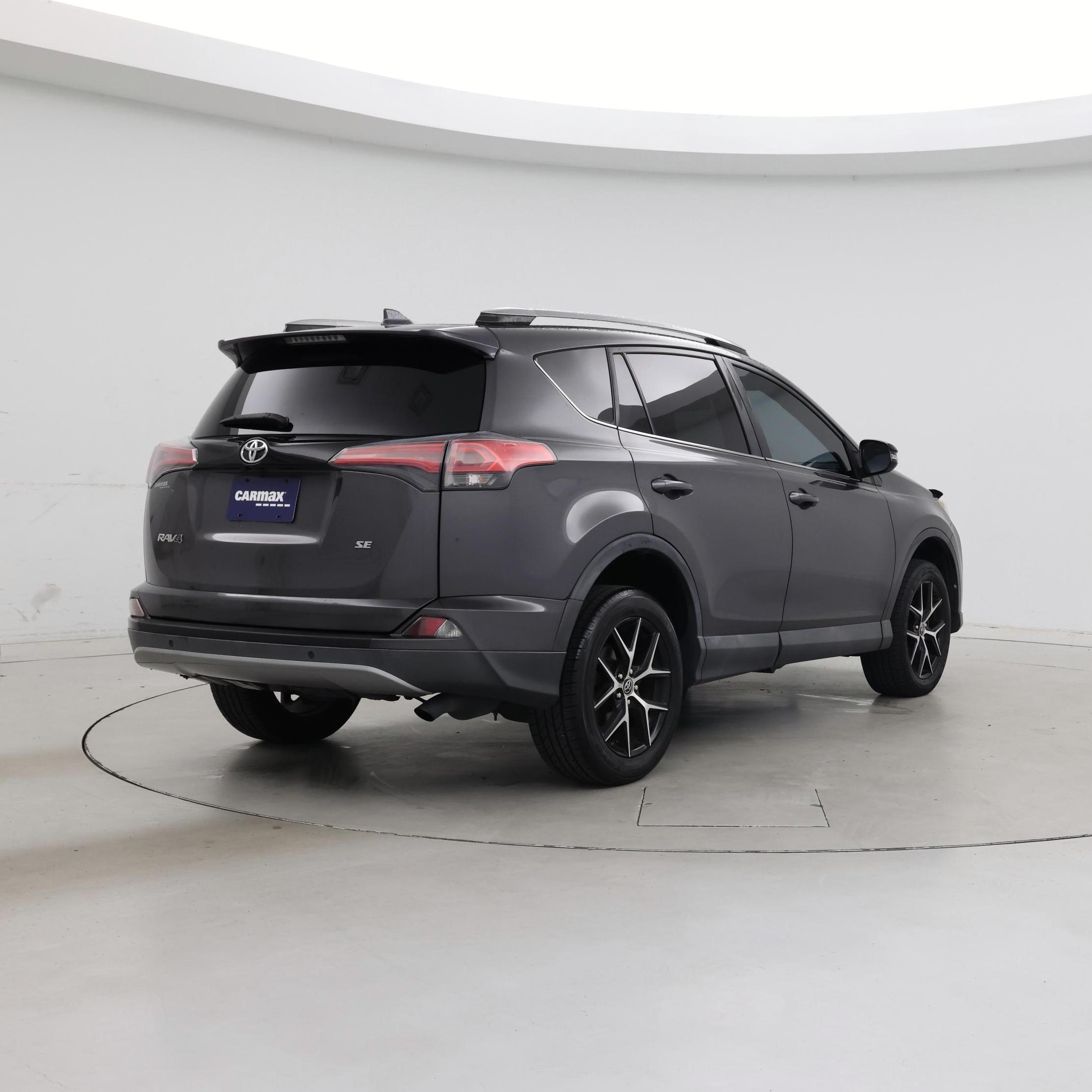 Thumbnail: 2017 Toyota RAV4 - 8