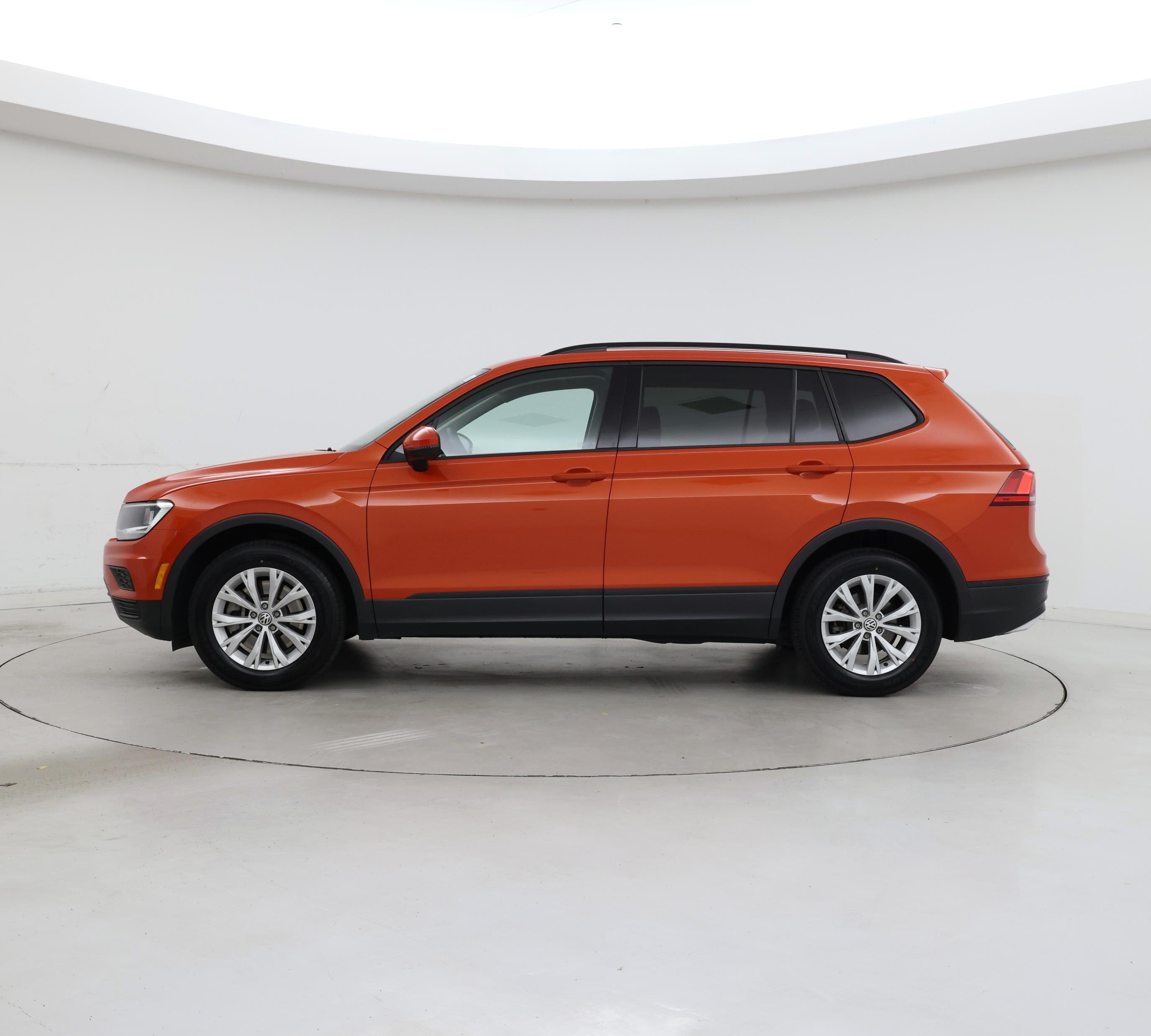 Thumbnail: 2019 Volkswagen Tiguan - 3