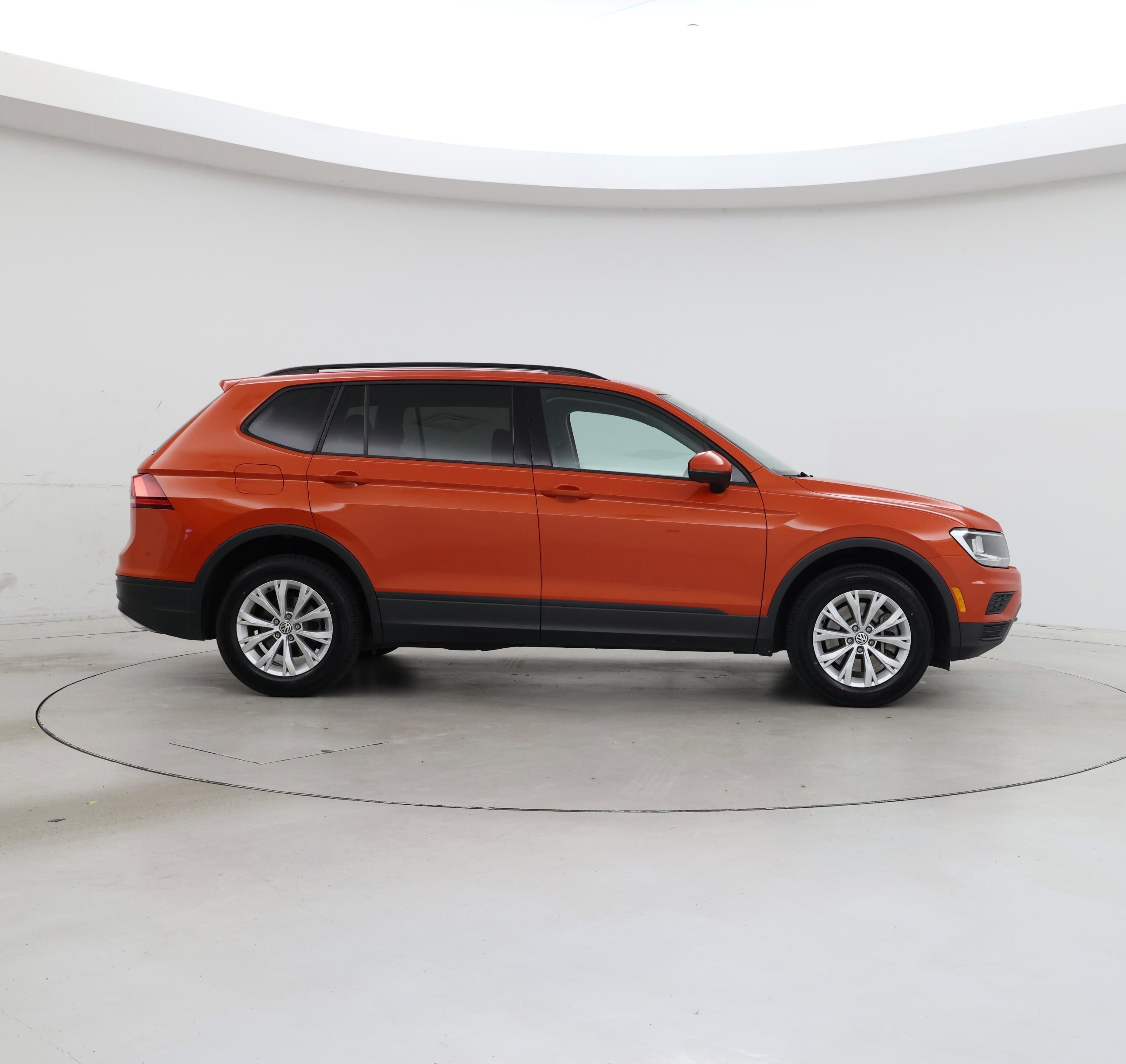 Thumbnail: 2019 Volkswagen Tiguan - 7