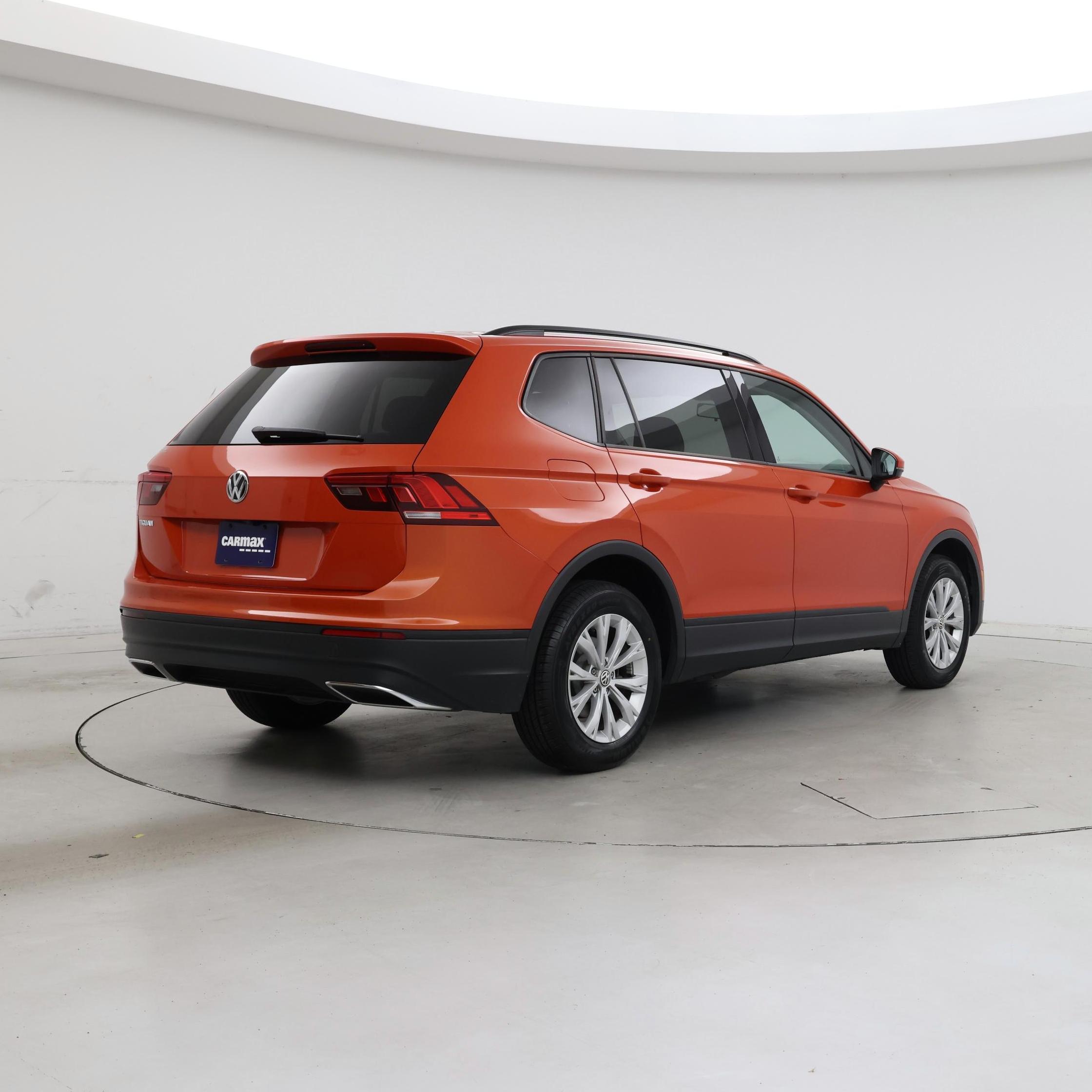 Thumbnail: 2019 Volkswagen Tiguan - 8