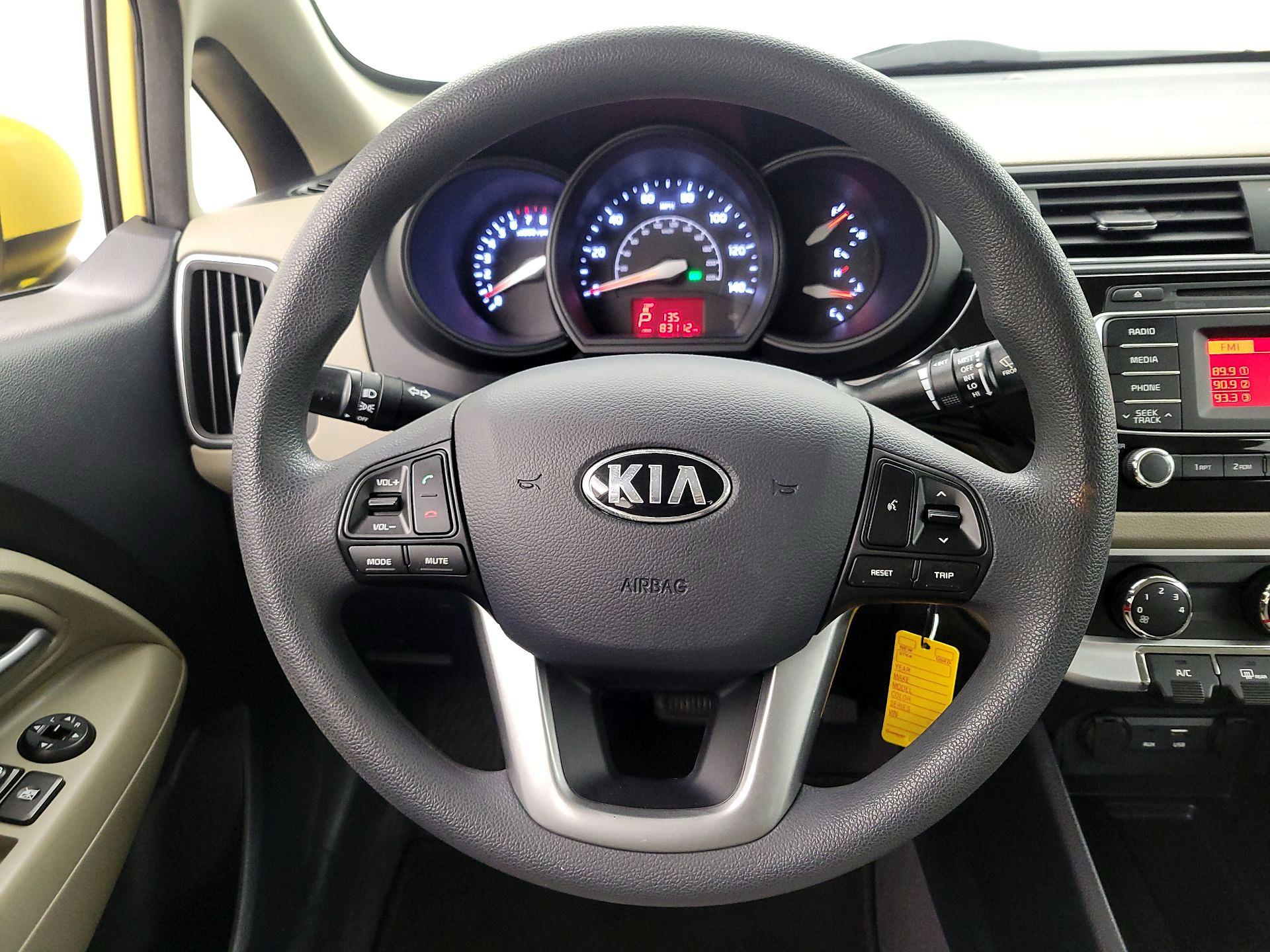 Thumbnail: 2016 Kia Rio - 10