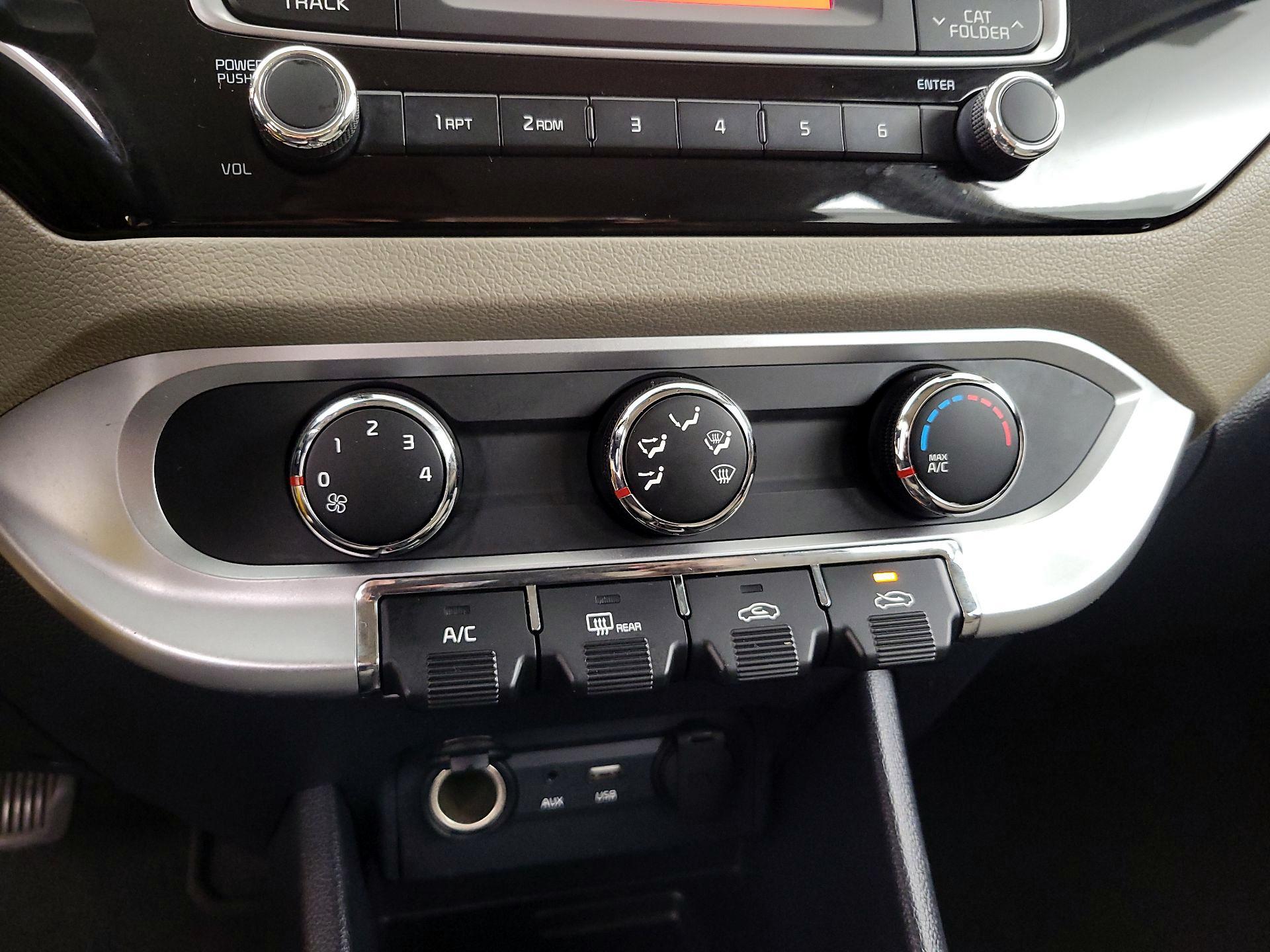 Thumbnail: 2016 Kia Rio - 15