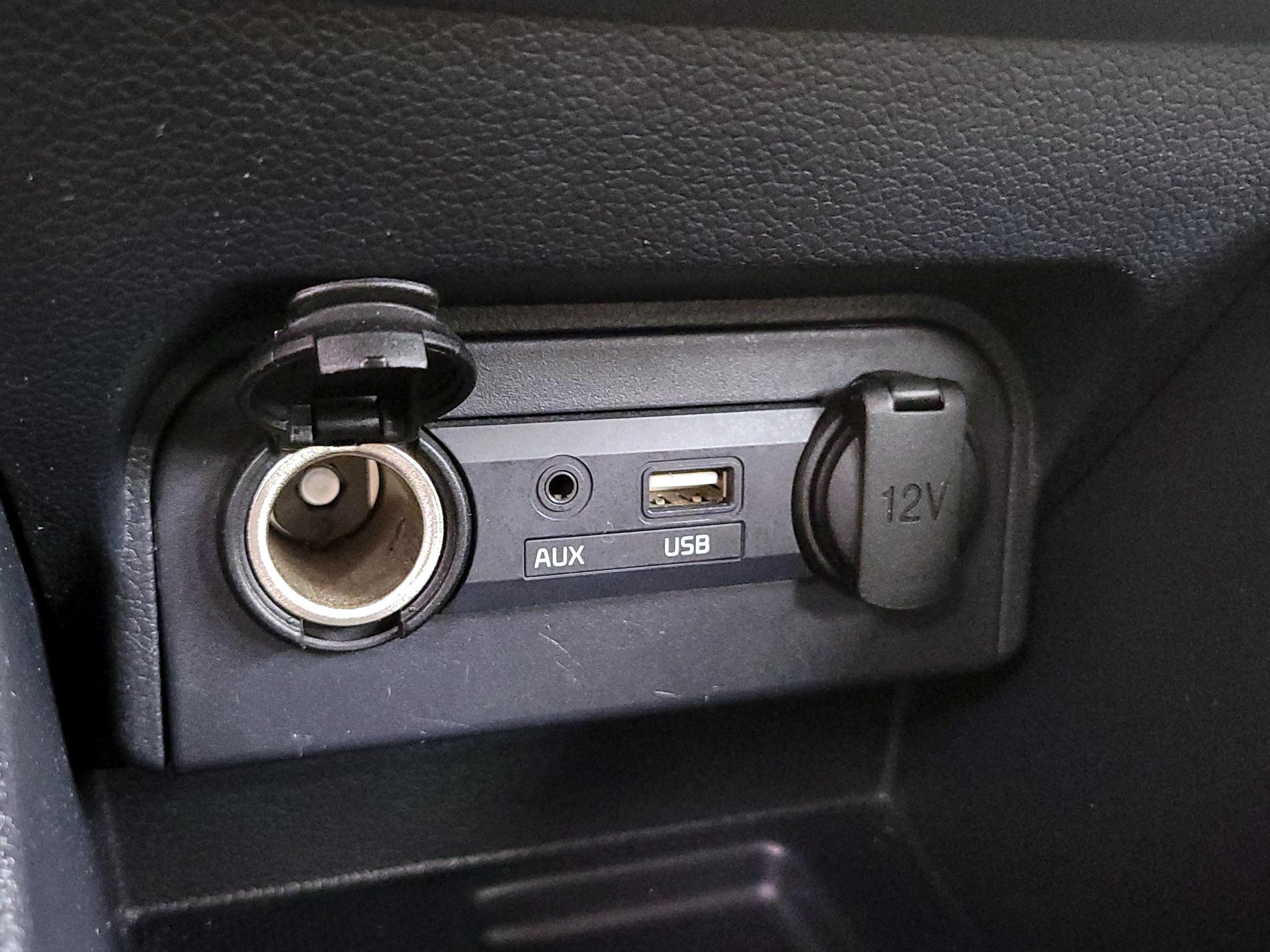 Thumbnail: 2016 Kia Rio - 17