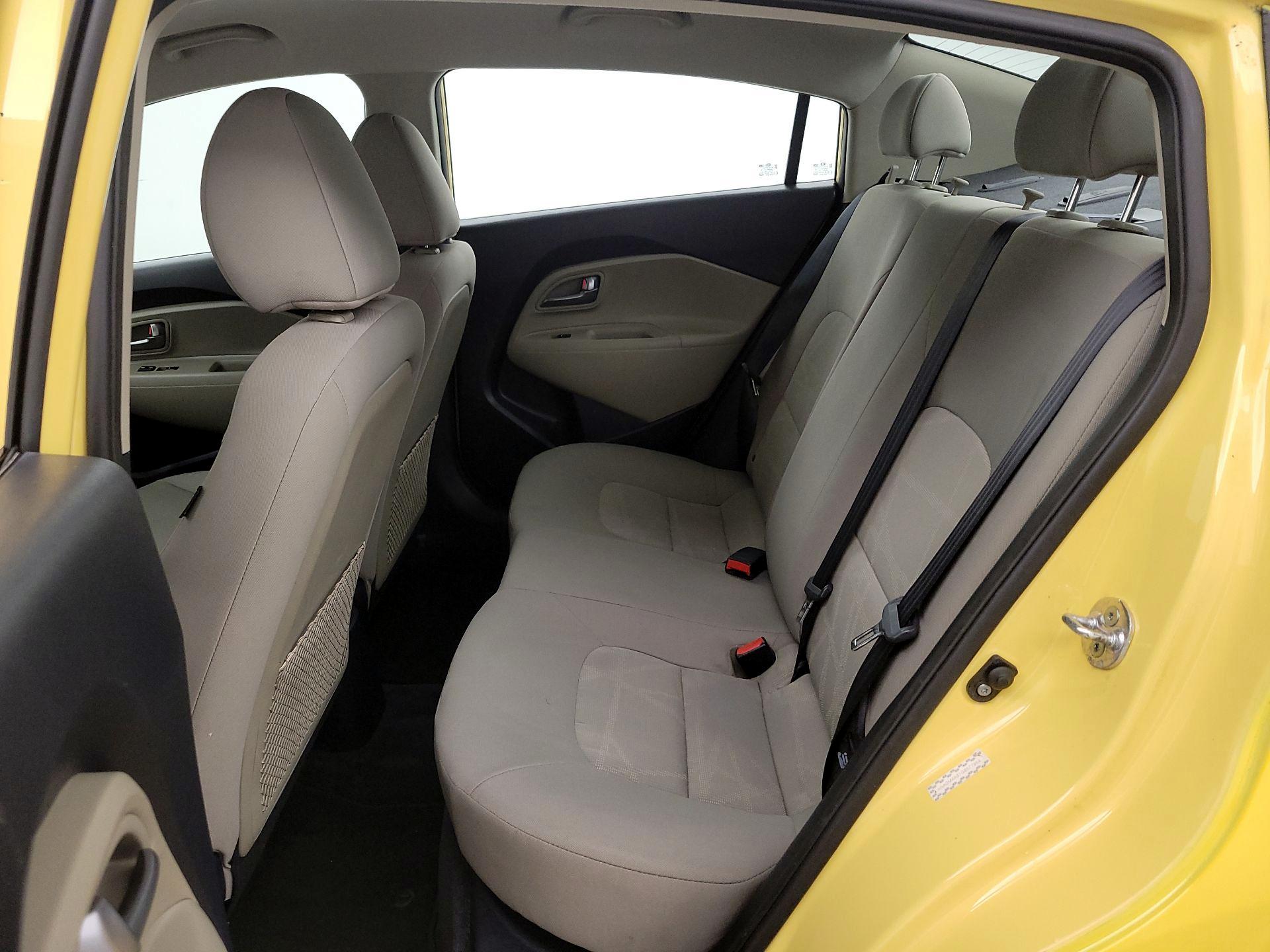 Thumbnail: 2016 Kia Rio - 18