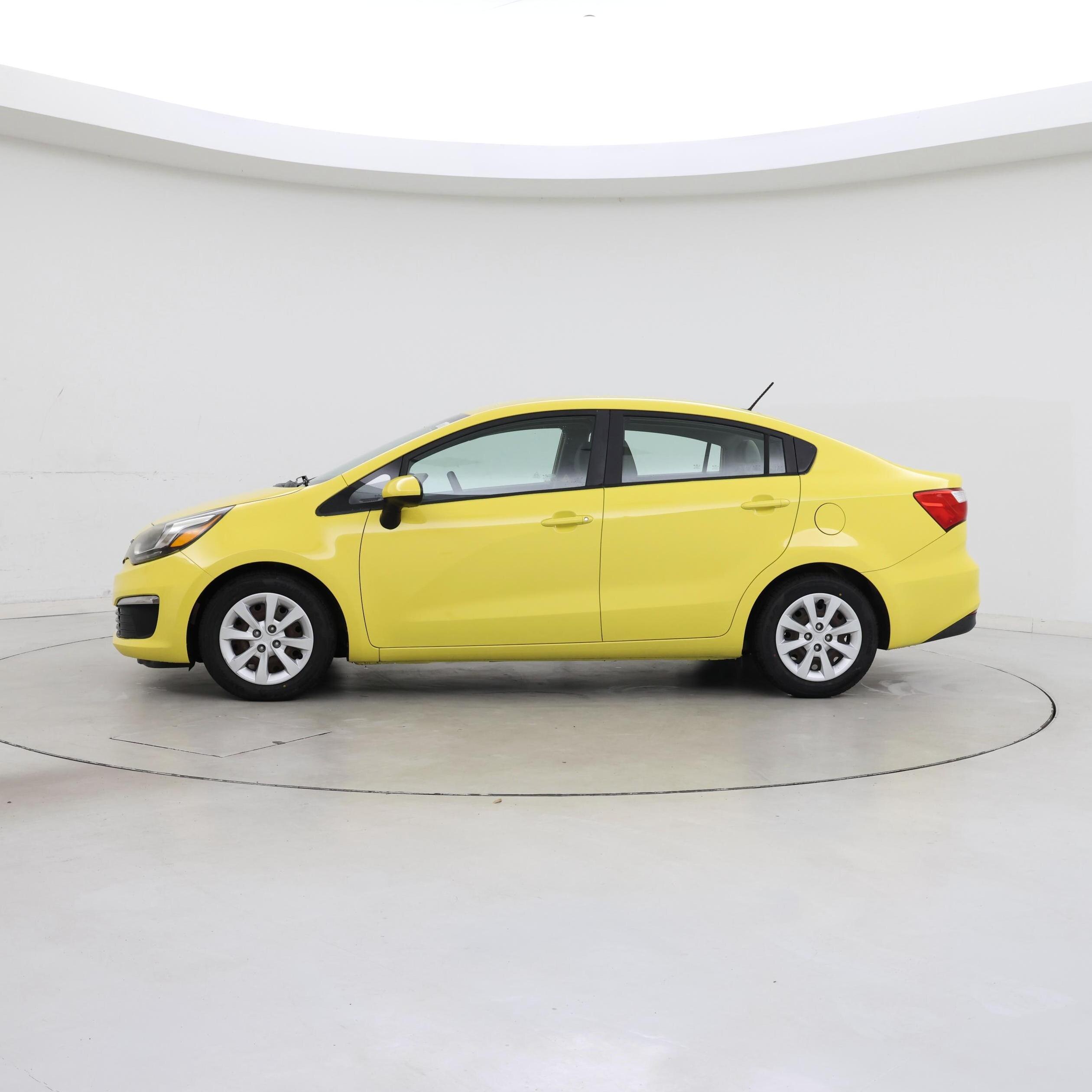 Thumbnail: 2016 Kia Rio - 3