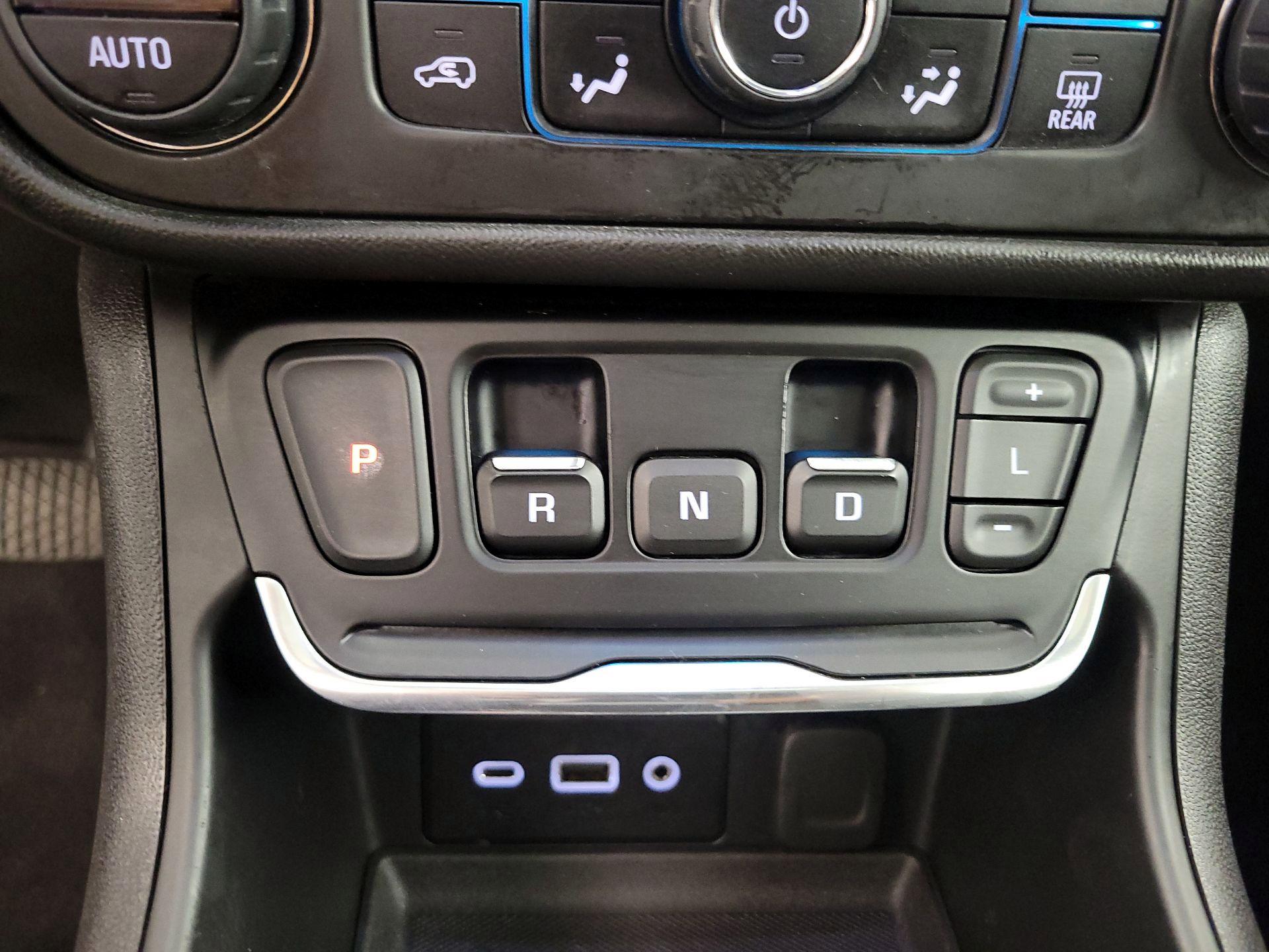 Thumbnail: 2020 GMC Terrain - 17