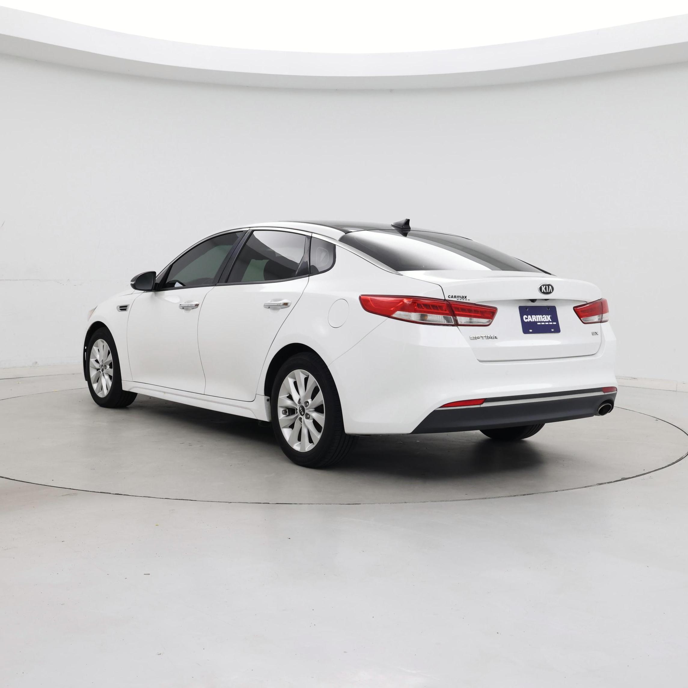 Thumbnail: 2016 Kia Optima - 2
