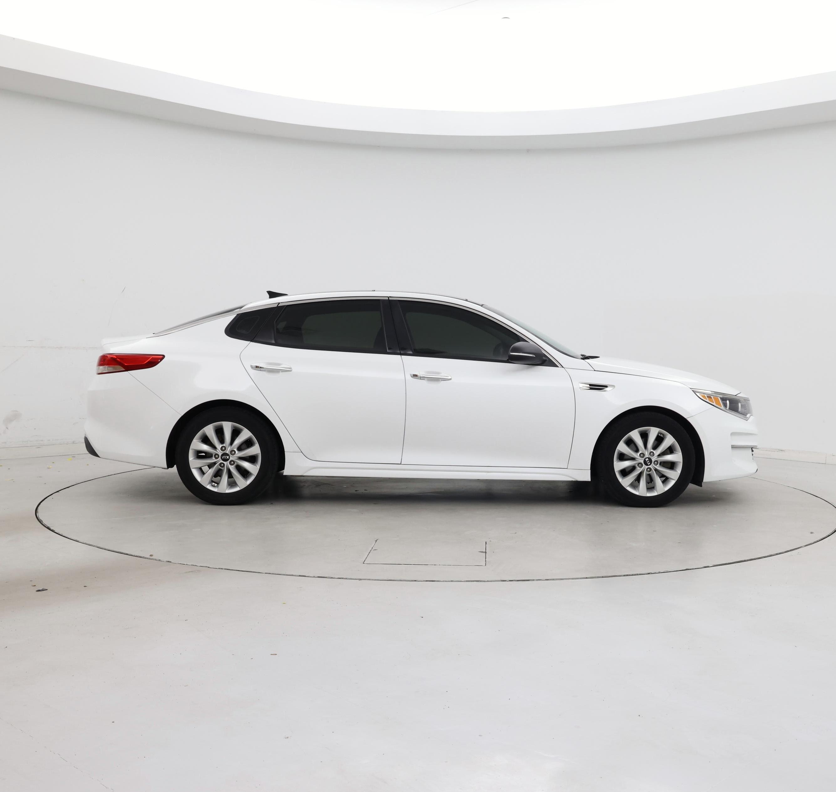 Thumbnail: 2016 Kia Optima - 7