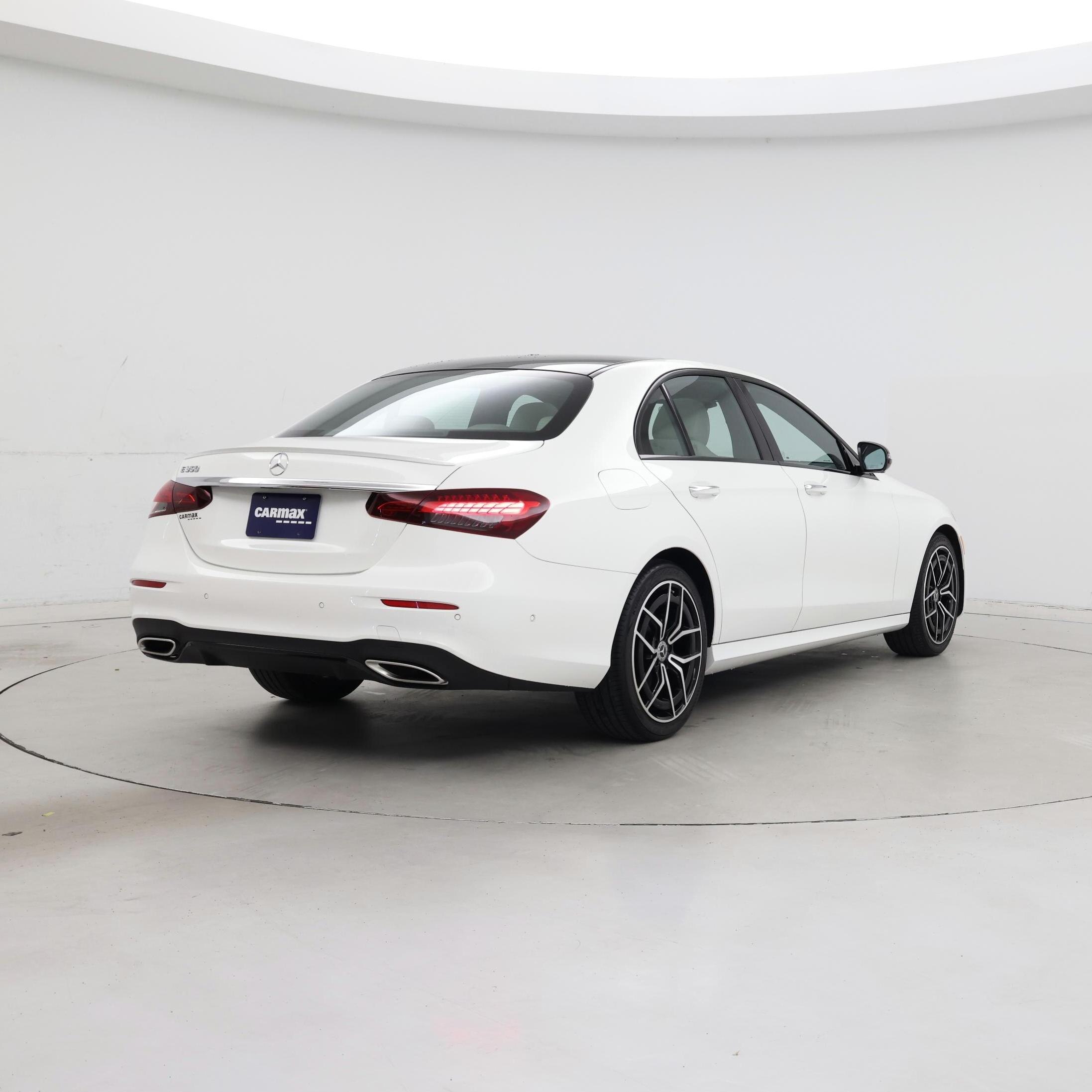 Thumbnail: 2022 Mercedes-Benz E-Class - 8