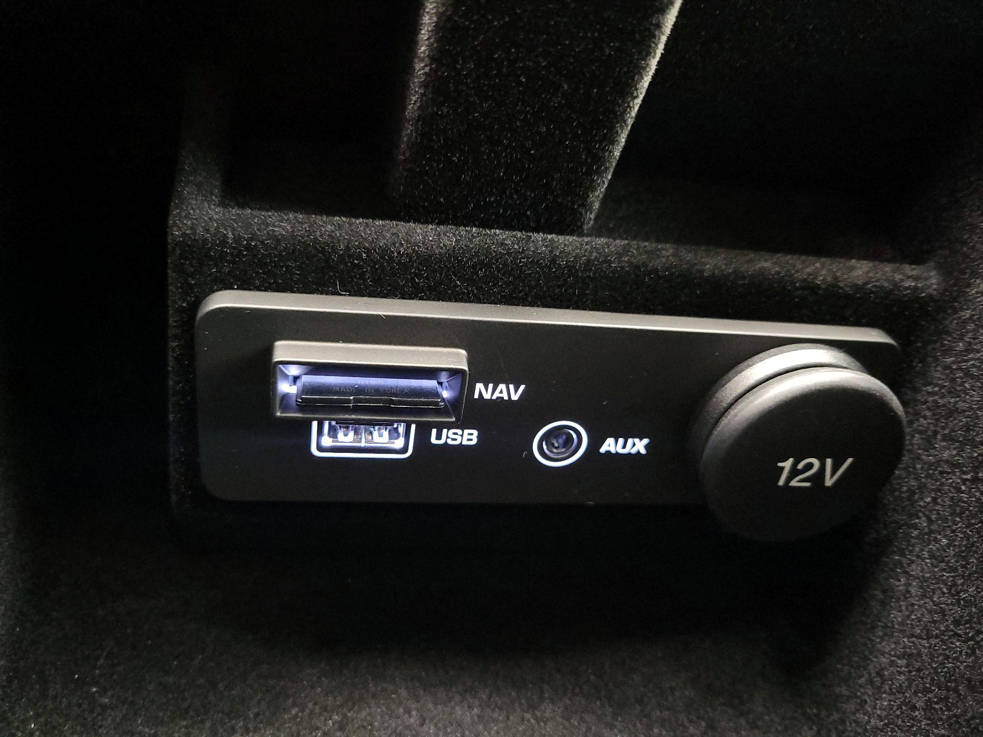 Thumbnail: 2018 Land Rover Range Rover Evoque - 19