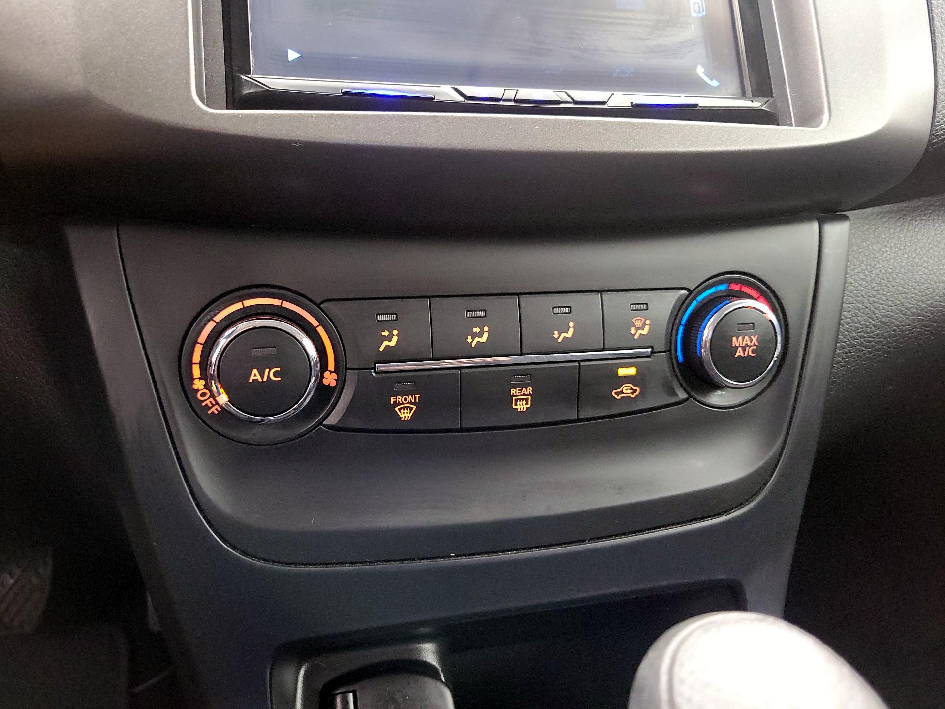Thumbnail: 2019 Nissan Sentra - 16