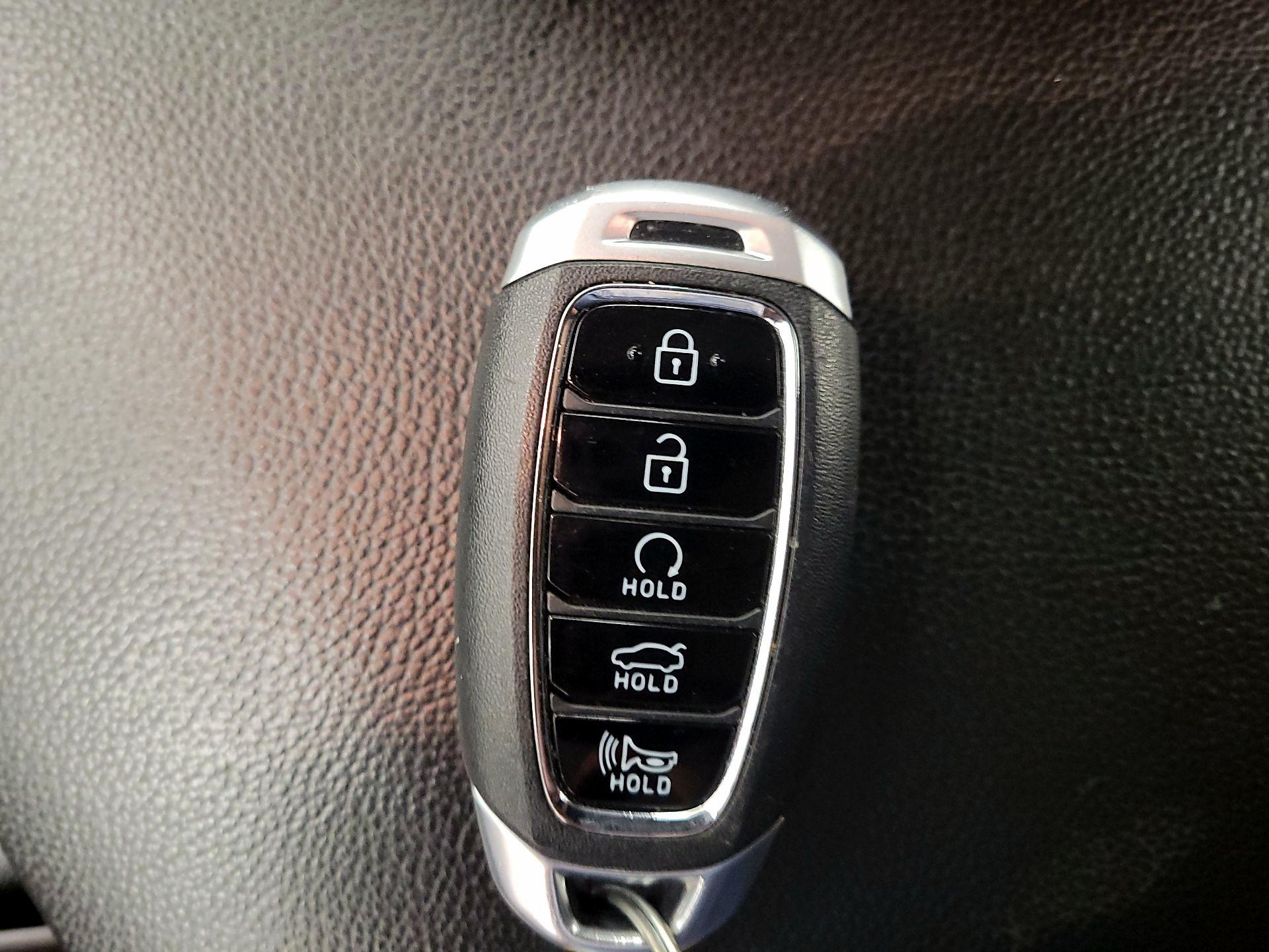 Thumbnail: 2021 Hyundai Elantra - 18