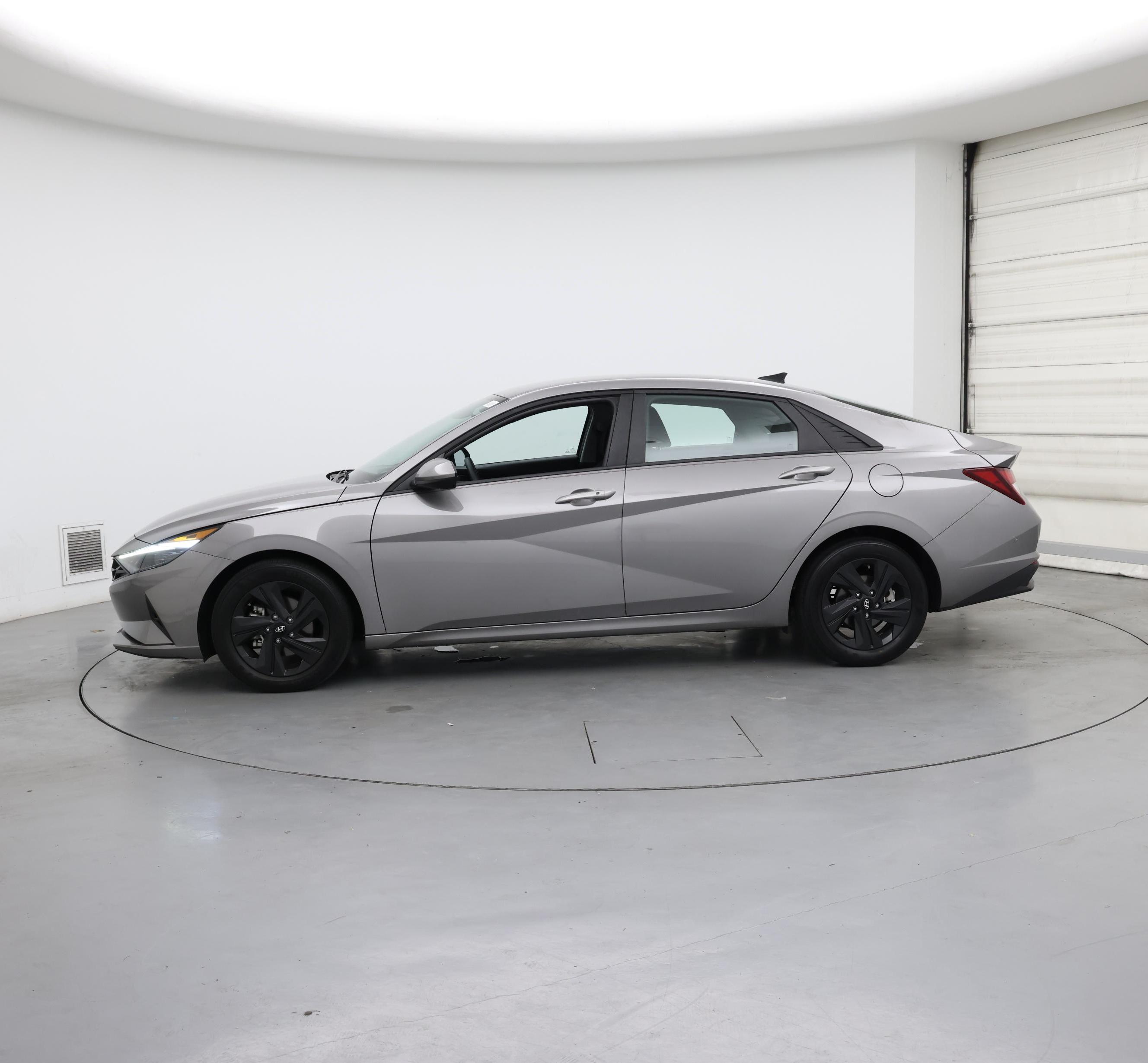 Thumbnail: 2021 Hyundai Elantra - 3