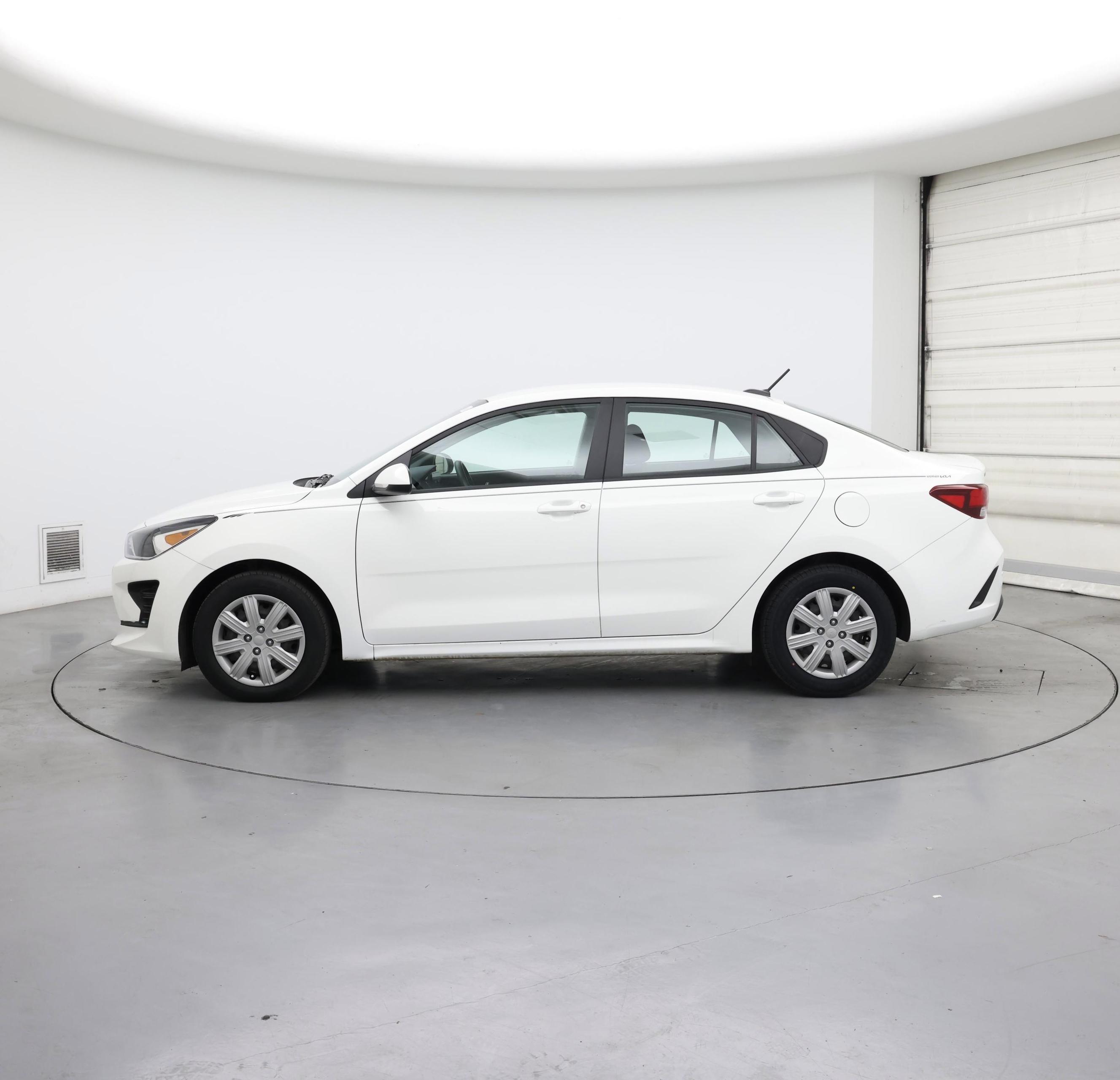 Thumbnail: 2021 Kia Rio - 3