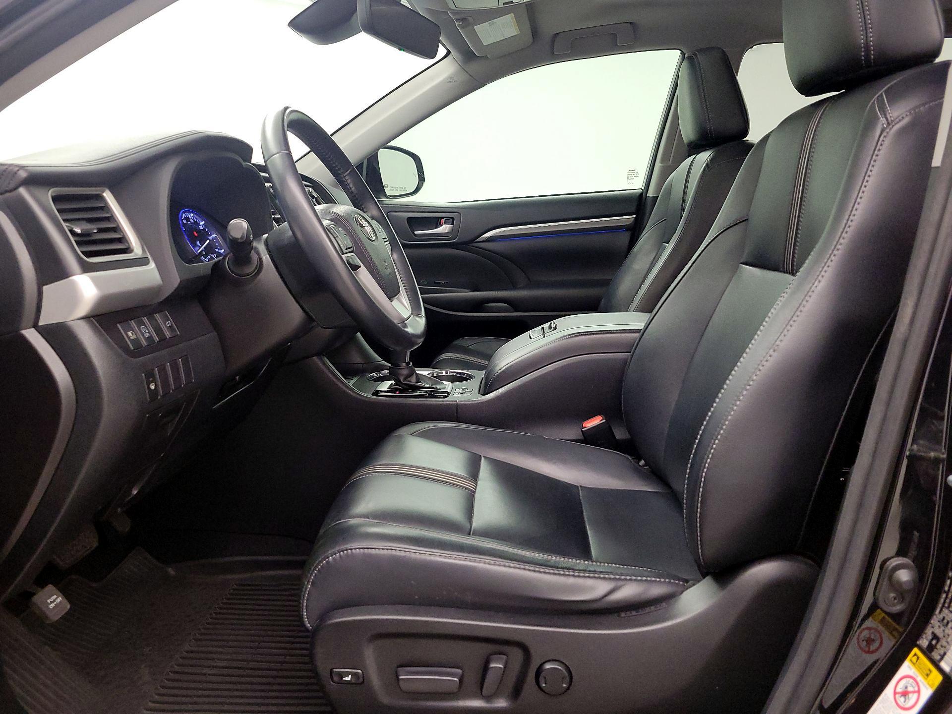 Thumbnail: 2018 Toyota Highlander - 11