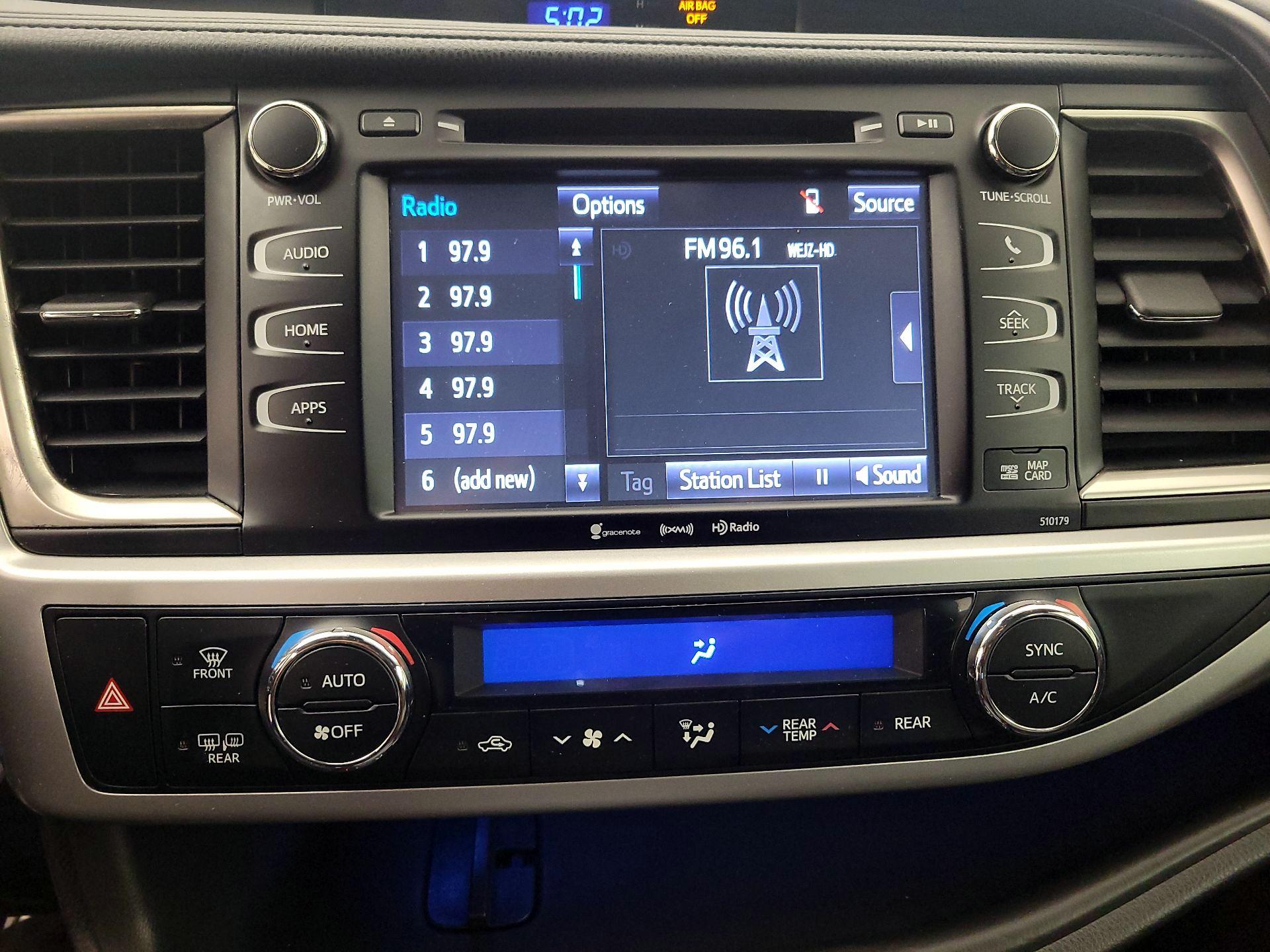 Thumbnail: 2018 Toyota Highlander - 15