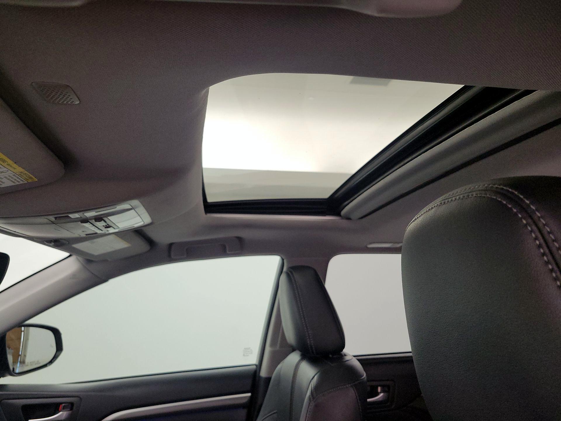 Thumbnail: 2018 Toyota Highlander - 19