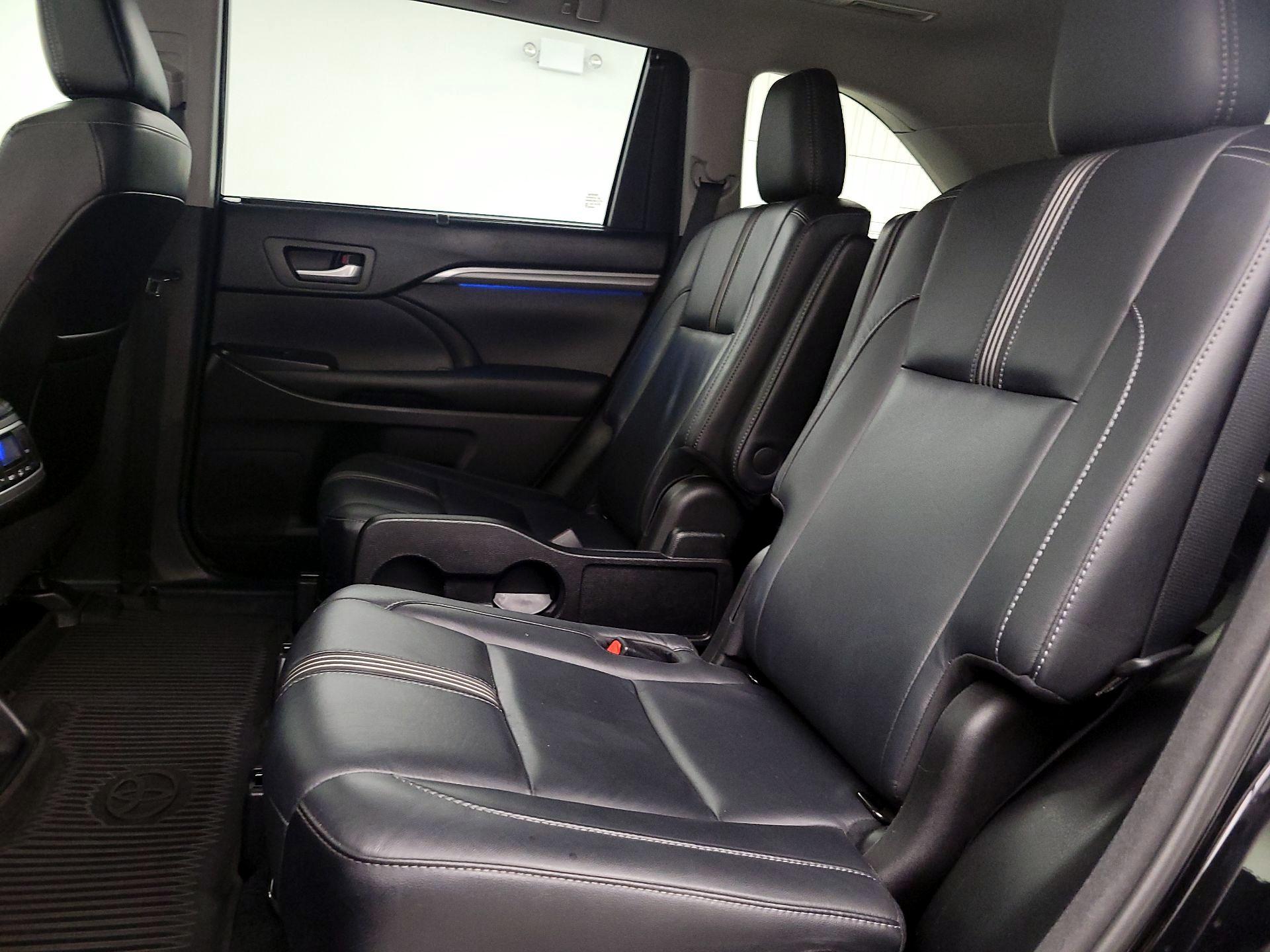 Thumbnail: 2018 Toyota Highlander - 20