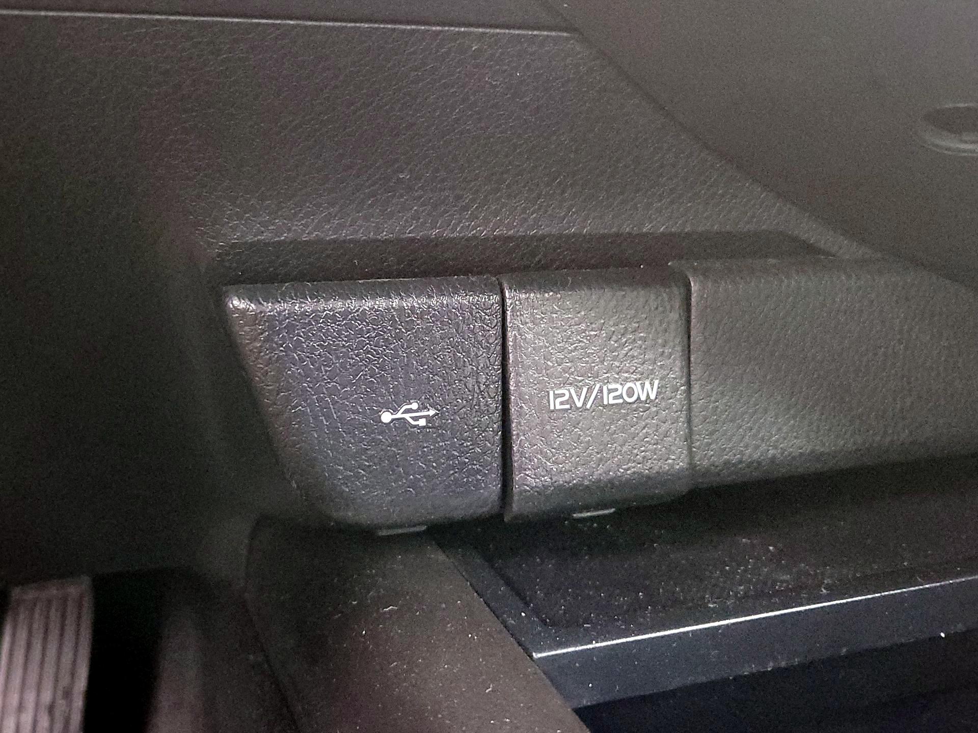 Thumbnail: 2021 Toyota Camry - 18