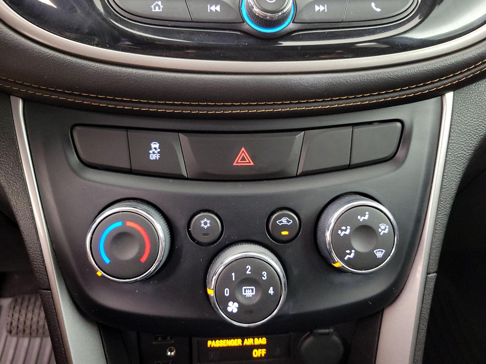 Thumbnail: 2020 Chevrolet Trax - 16