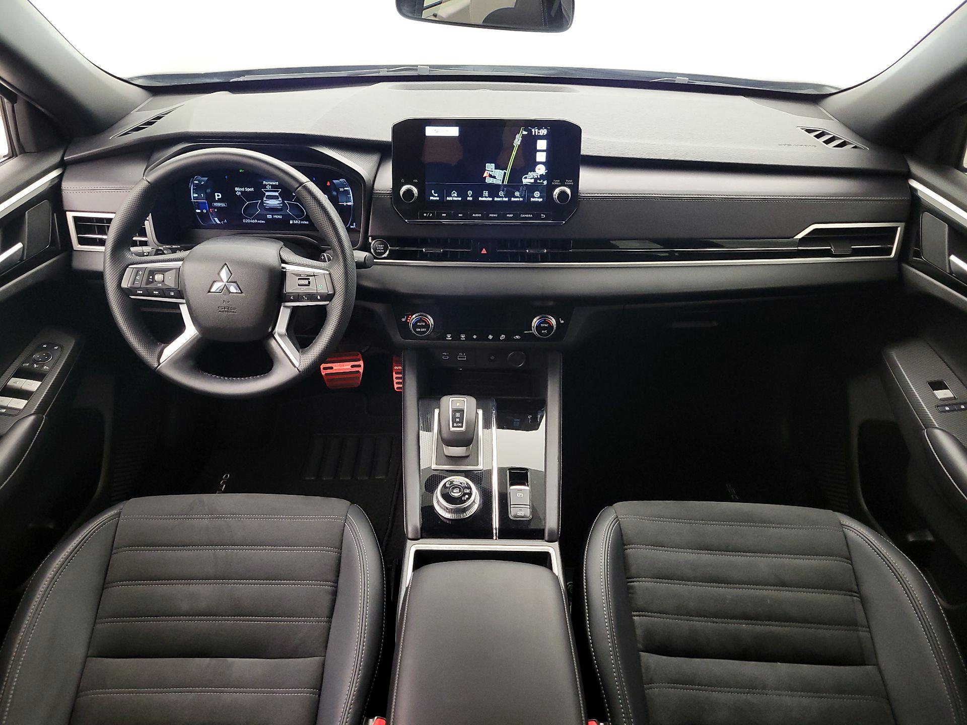 Thumbnail: 2024 Mitsubishi Outlander - 9