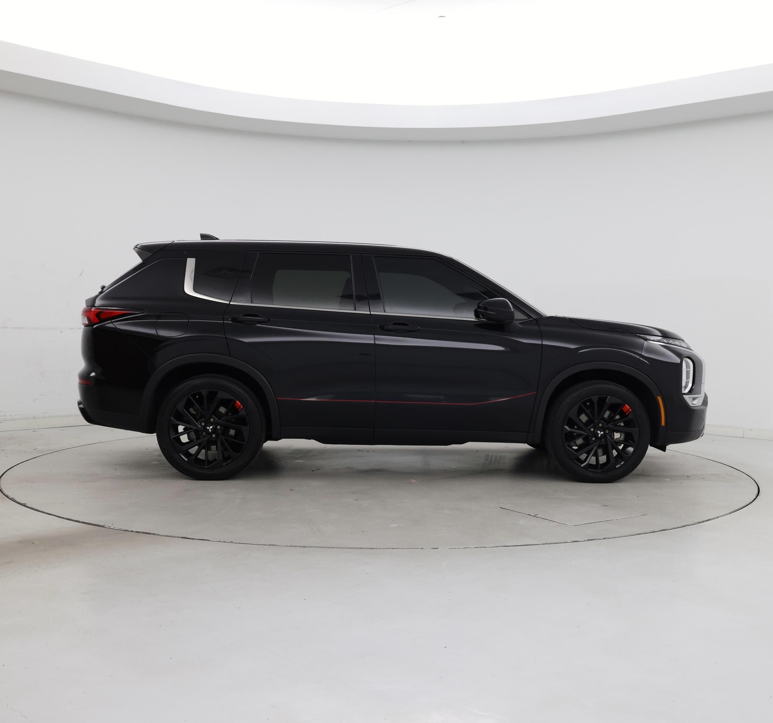 Thumbnail: 2024 Mitsubishi Outlander - 7