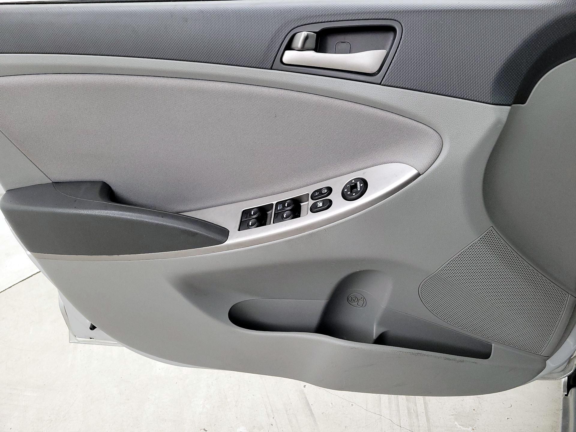 Thumbnail: 2016 Hyundai Accent - 12
