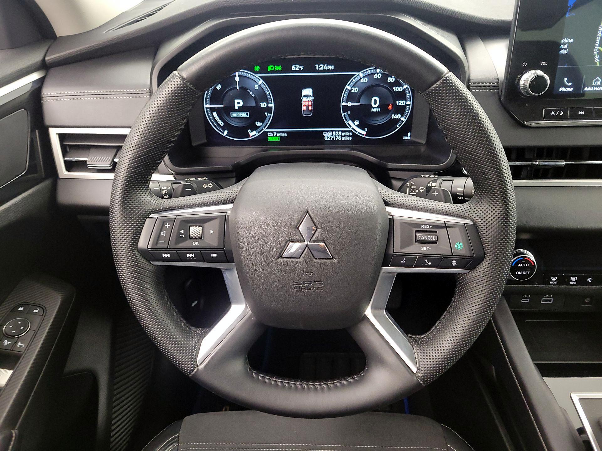 Thumbnail: 2023 Mitsubishi Outlander - 10