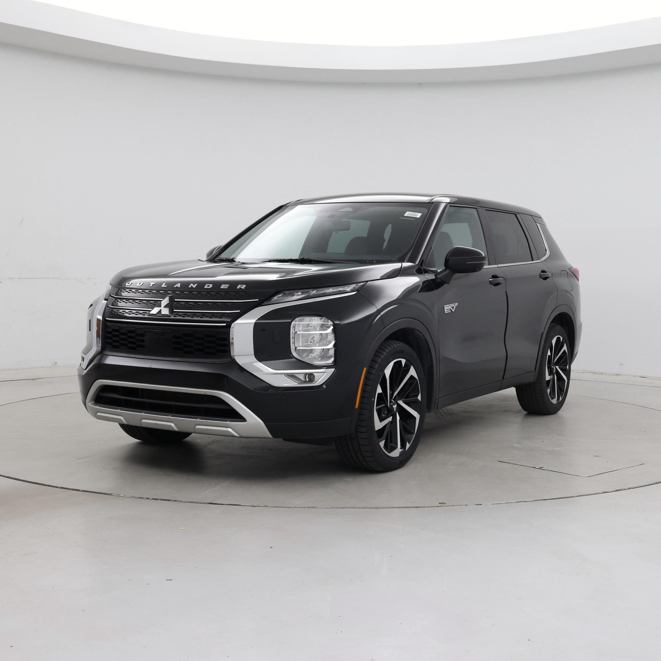 Thumbnail: 2023 Mitsubishi Outlander - 4