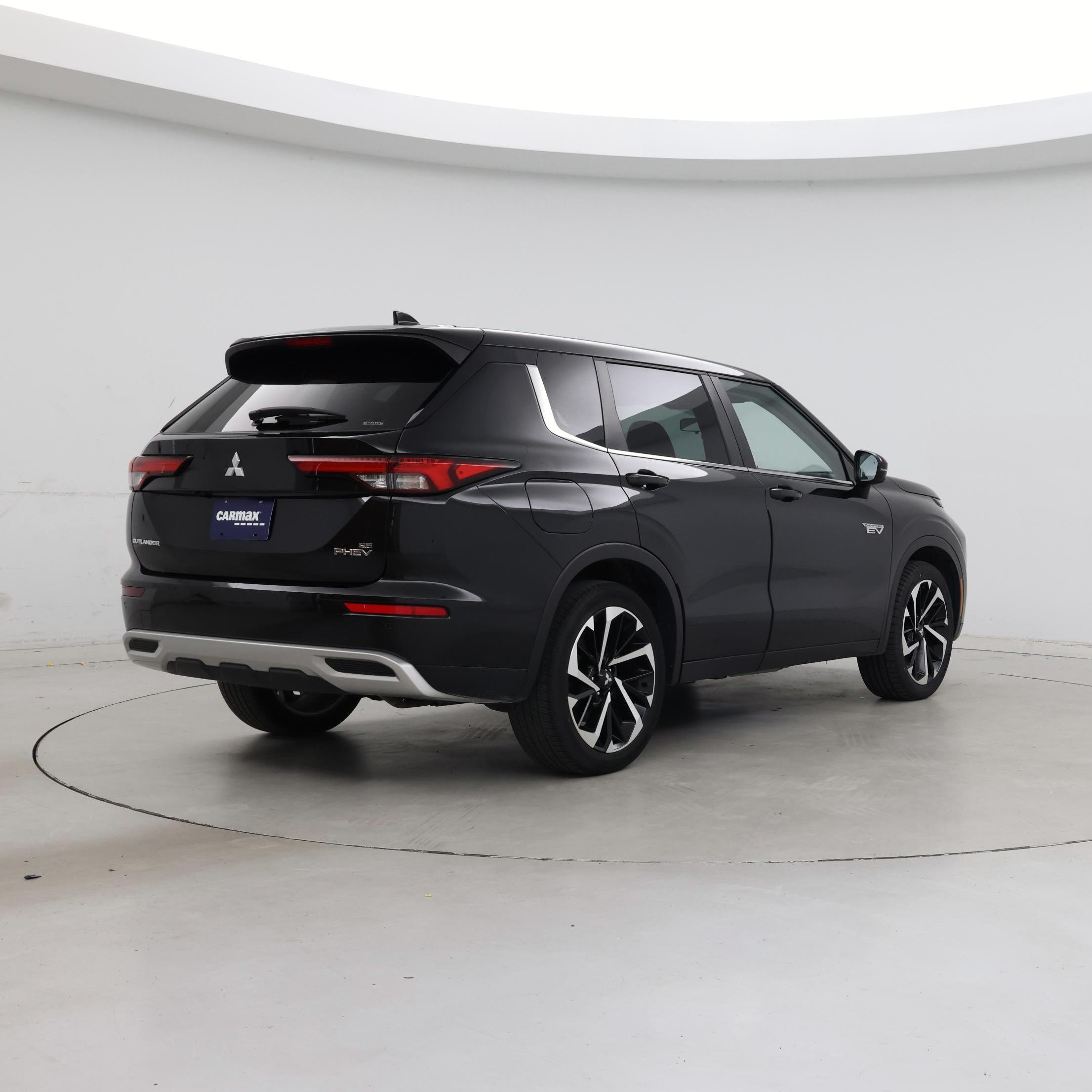 Thumbnail: 2023 Mitsubishi Outlander - 8