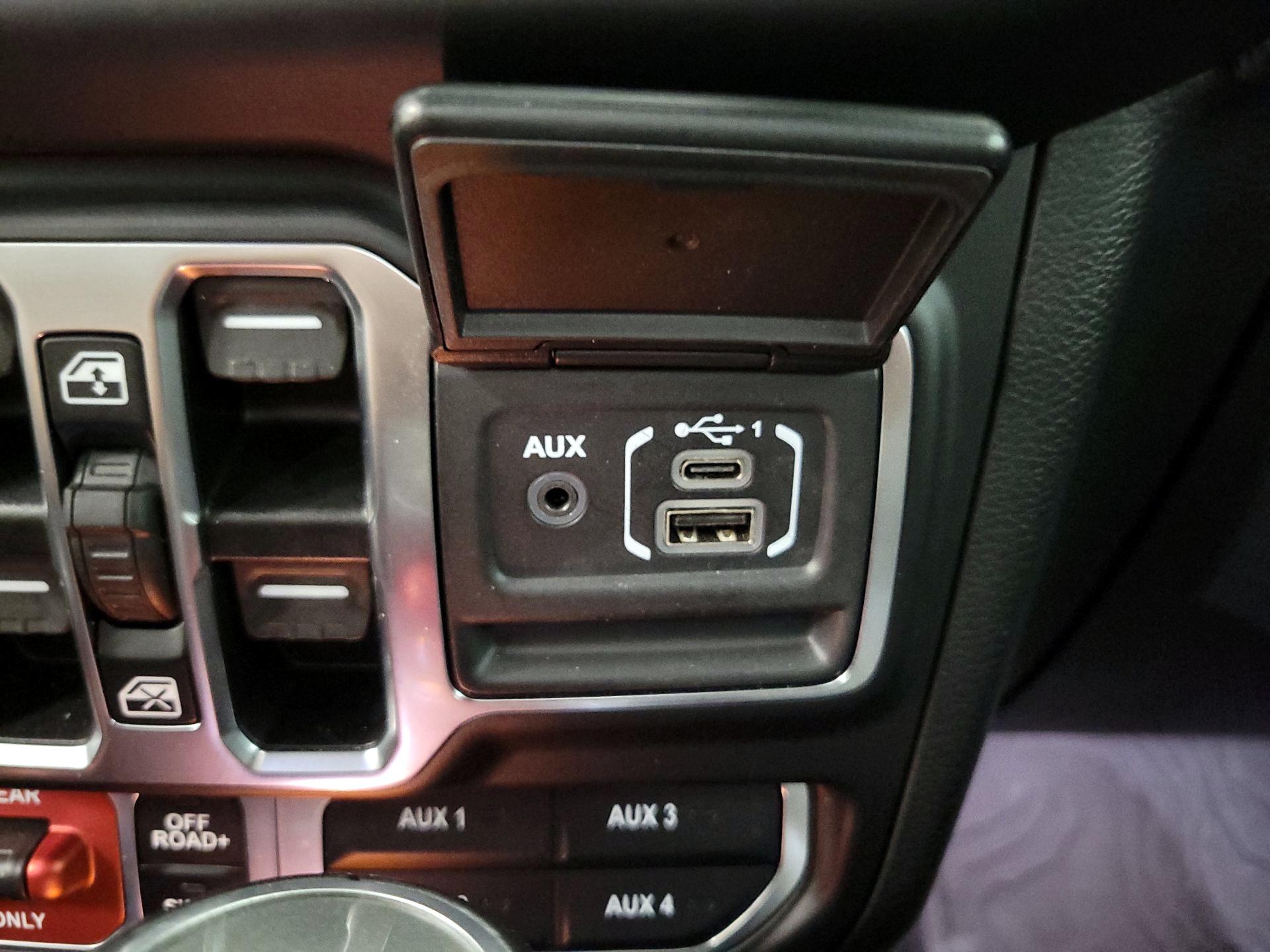 Thumbnail: 2021 Jeep Wrangler - 19