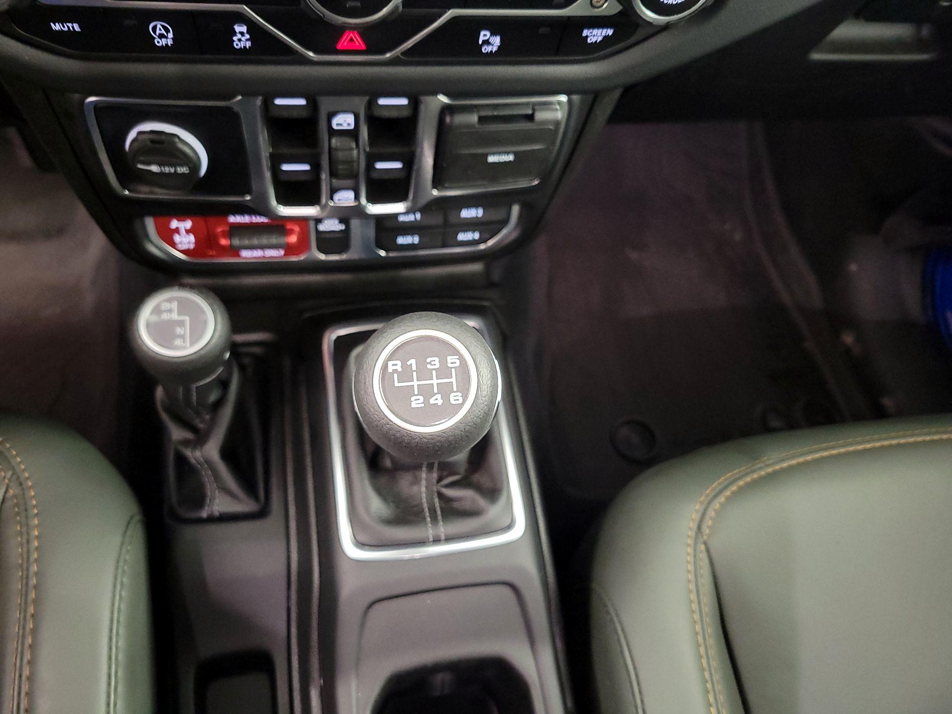 Thumbnail: 2024 Jeep Gladiator - 17
