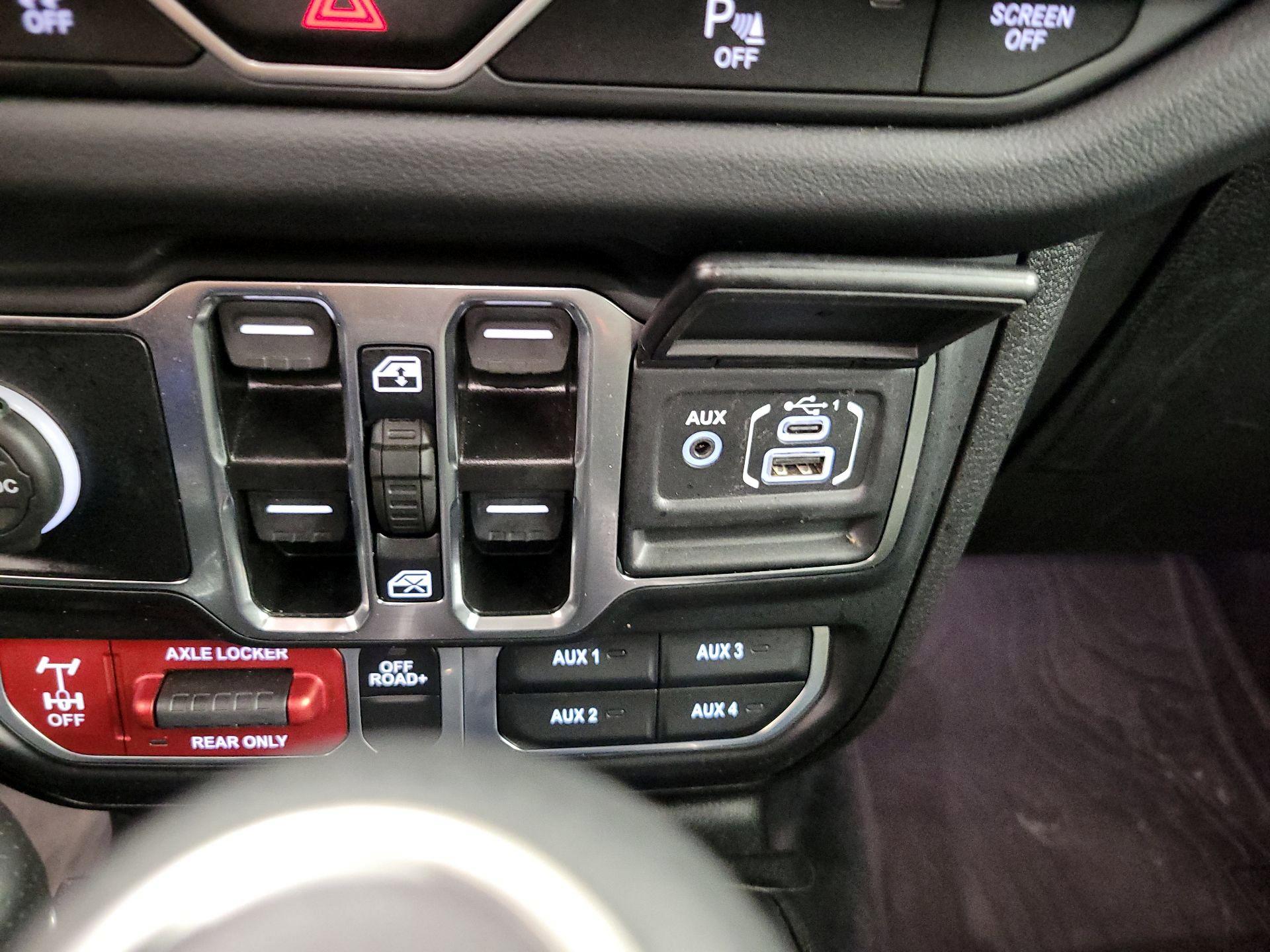Thumbnail: 2024 Jeep Gladiator - 18