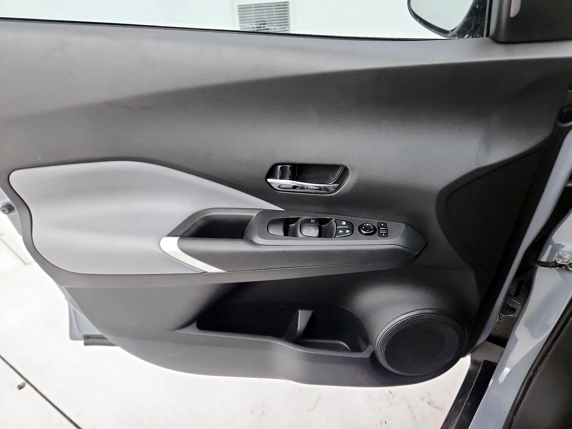 Thumbnail: 2021 Nissan Kicks - 12