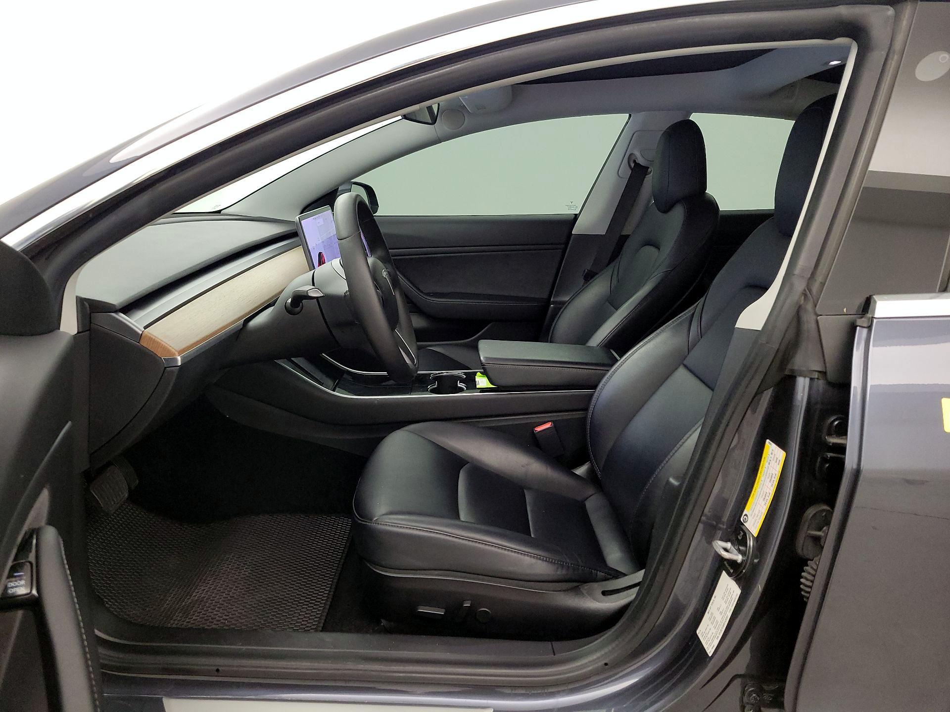 Thumbnail: 2019 Tesla Model 3 - 11
