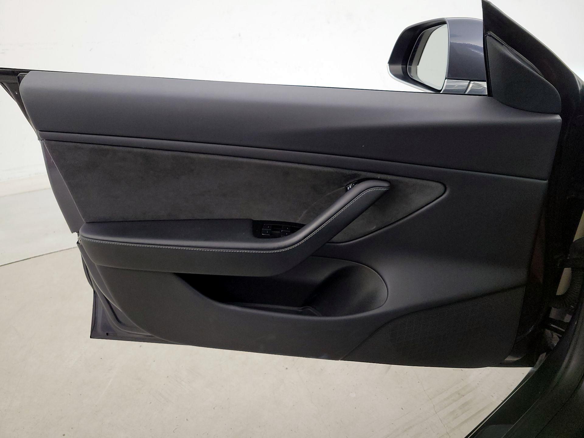 Thumbnail: 2019 Tesla Model 3 - 12