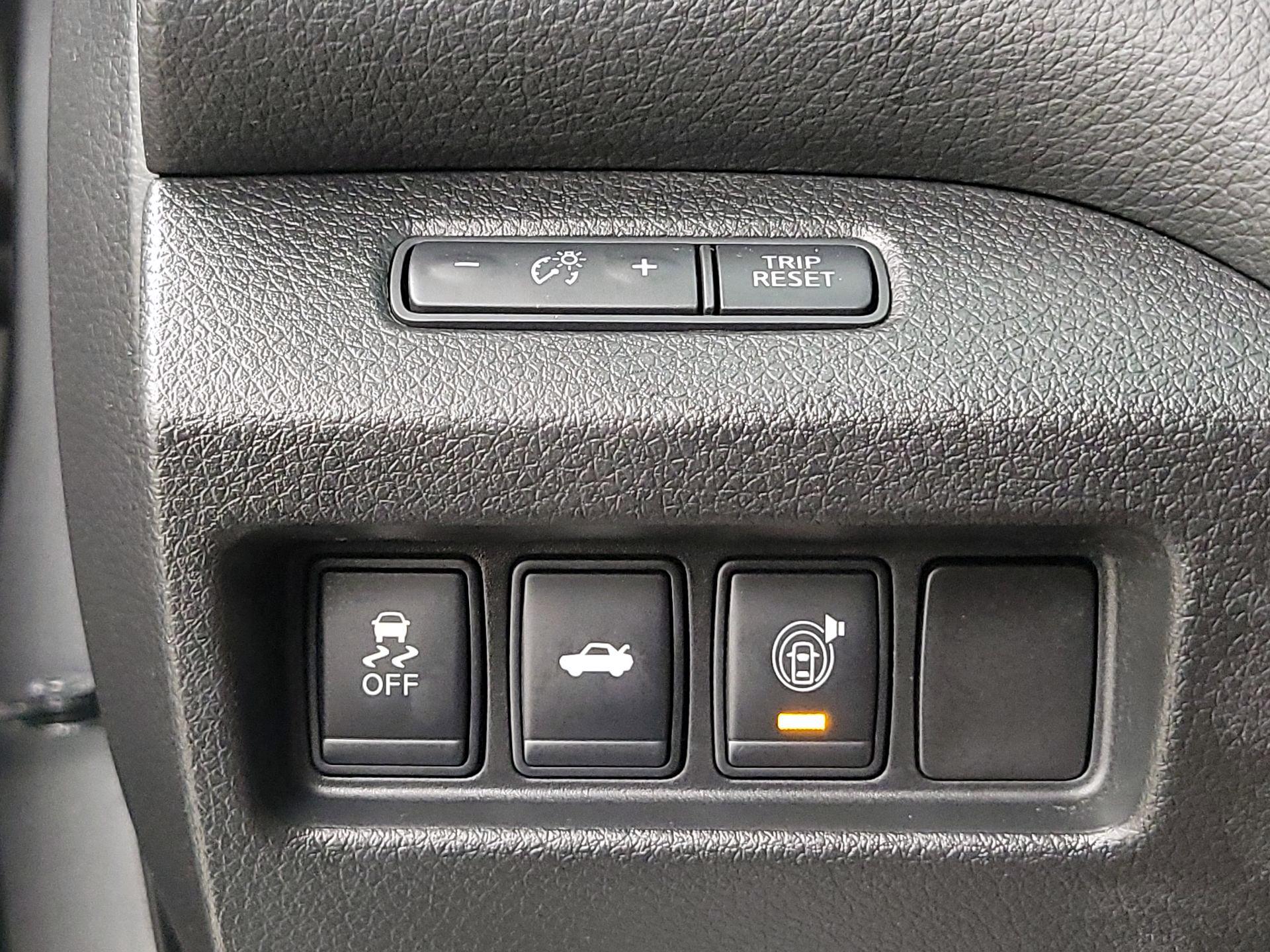 Thumbnail: 2014 Nissan Altima - 13